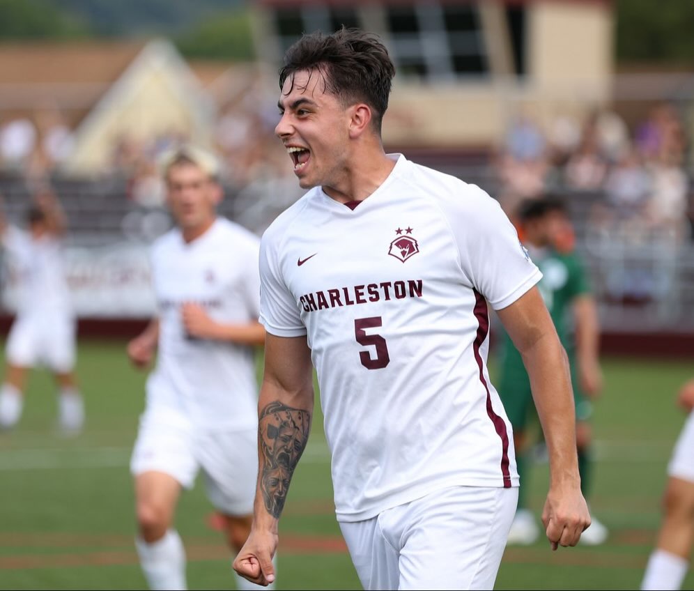 Over the next few weeks we will be running a “day in the life” series with three of our NCAA men’s soccer players 🎥
•
This will show a true representation of what it’s like being a student-athlete in the spring soccer season ⚽️🇺🇸