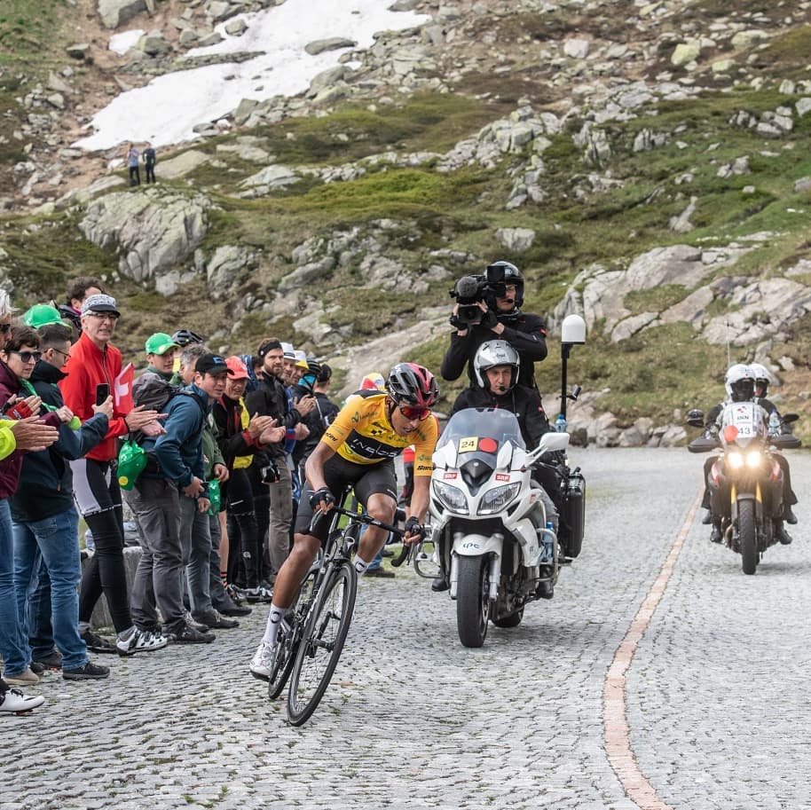 The #galibier on the #tourdefrance the #sangottardo on the #tourdesuisse , several of the queen stages of the European races are won by #Colombian cyclists. Those are the mountains where they compete, but it’s in the epic mountains of the #Andes in #Colombia where they train.
If you like cycling you should visit Colombia and check why Colombian cycling has such a high level.
#nairoman #nairoquintana #cyclingrace #roadcycling #colombiancycling #escarabajoscolombianos #cyclingpictures #cyclingphotos #cyclingholidays #epicride #kom #kingofthemountain #eganbernal #egan #letour #letourdefrance