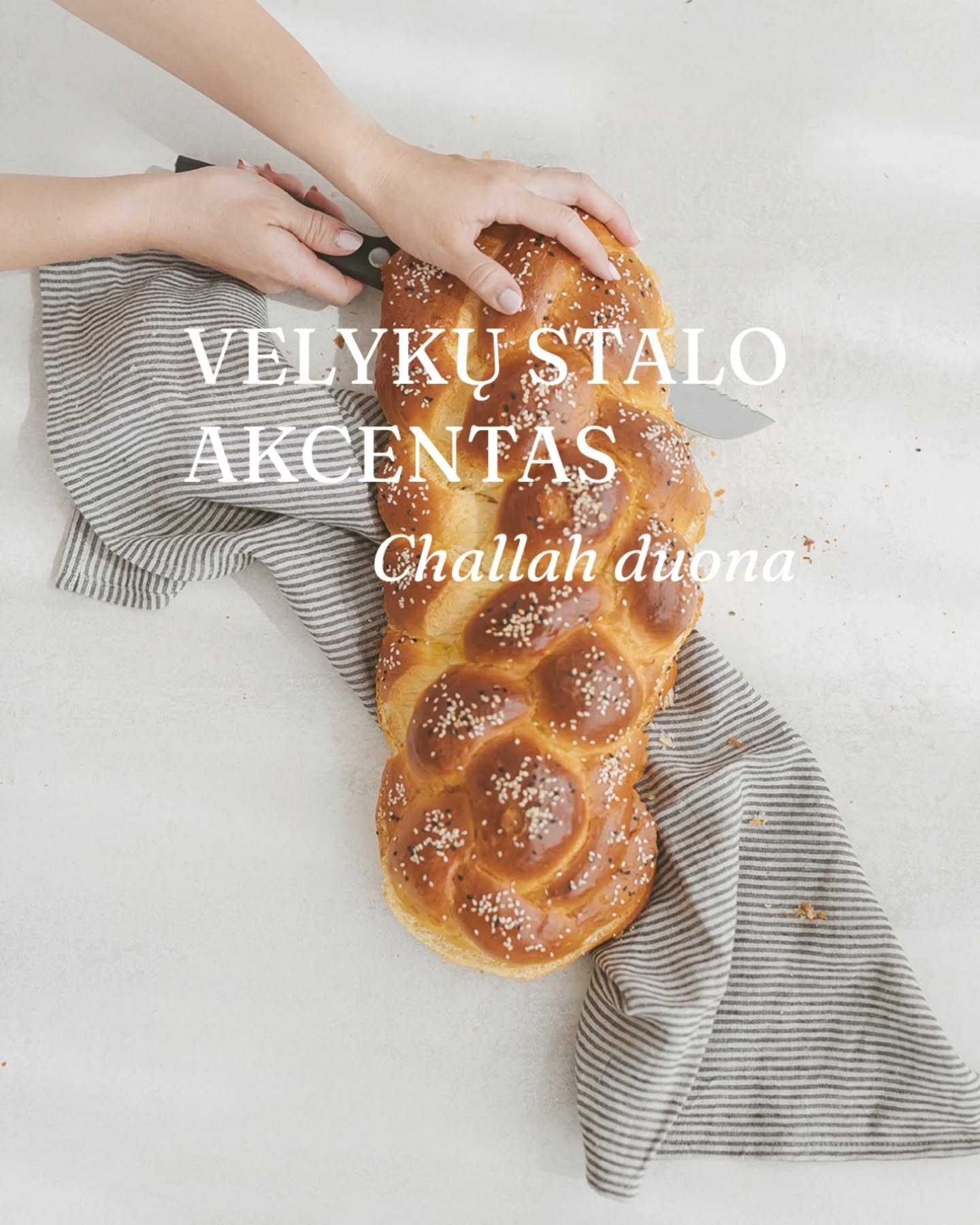 Daugeliui mūsų pynė – tai minkštas, salstelėjęs Velykų stalo akcentas 🌿
Tačiau yra ir kita versija – CHALLAH.
Ši tradicinė pynės formos duona švelni, puri, tačiau ne saldi, todėl puikiai tinka ne tik sviestui ar uogienei, bet ir sotesnėms interpretacijoms.
Artėjant Velykoms dalinamės tuo, kas mums pačioms labai artima – natūralaus raugo challah pynės receptu 💛
Jei norisi išbandyti – tapk mūsų el. parduotuvės naujienlaiškio prenumeratoriumi ir receptą atsiųsime tiesiai į tavo el. paštą 💌
Galbūt šiemet Velykų pynė ant stalo galėtų būti kiek kitokia?
🙃
#sourdoughbaking #challah #challahbread #foodstories #easterbaking