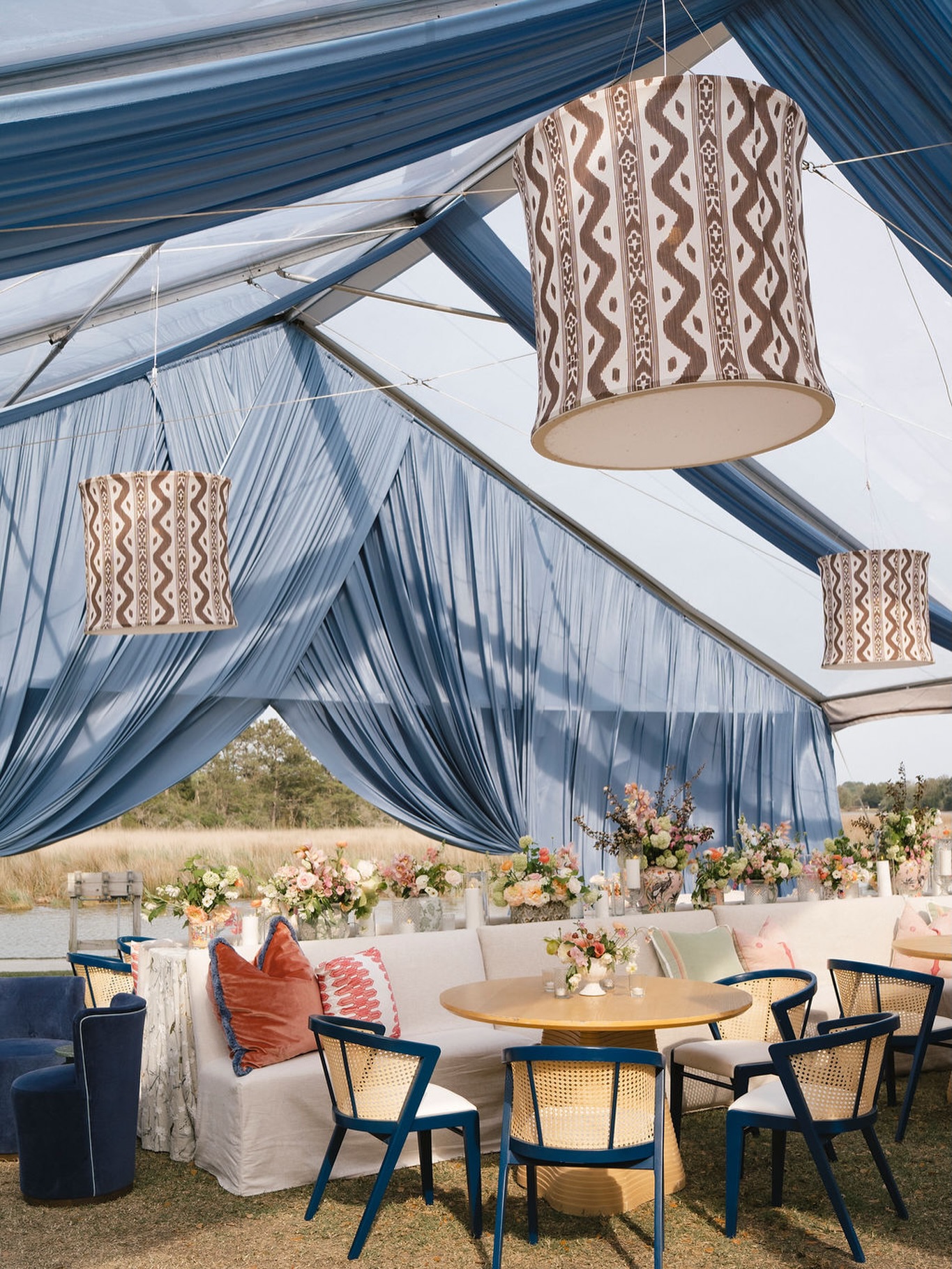 @veilcharleston hitting the blue shade just right 🤌🏻
.
📸 @gaylebrooker