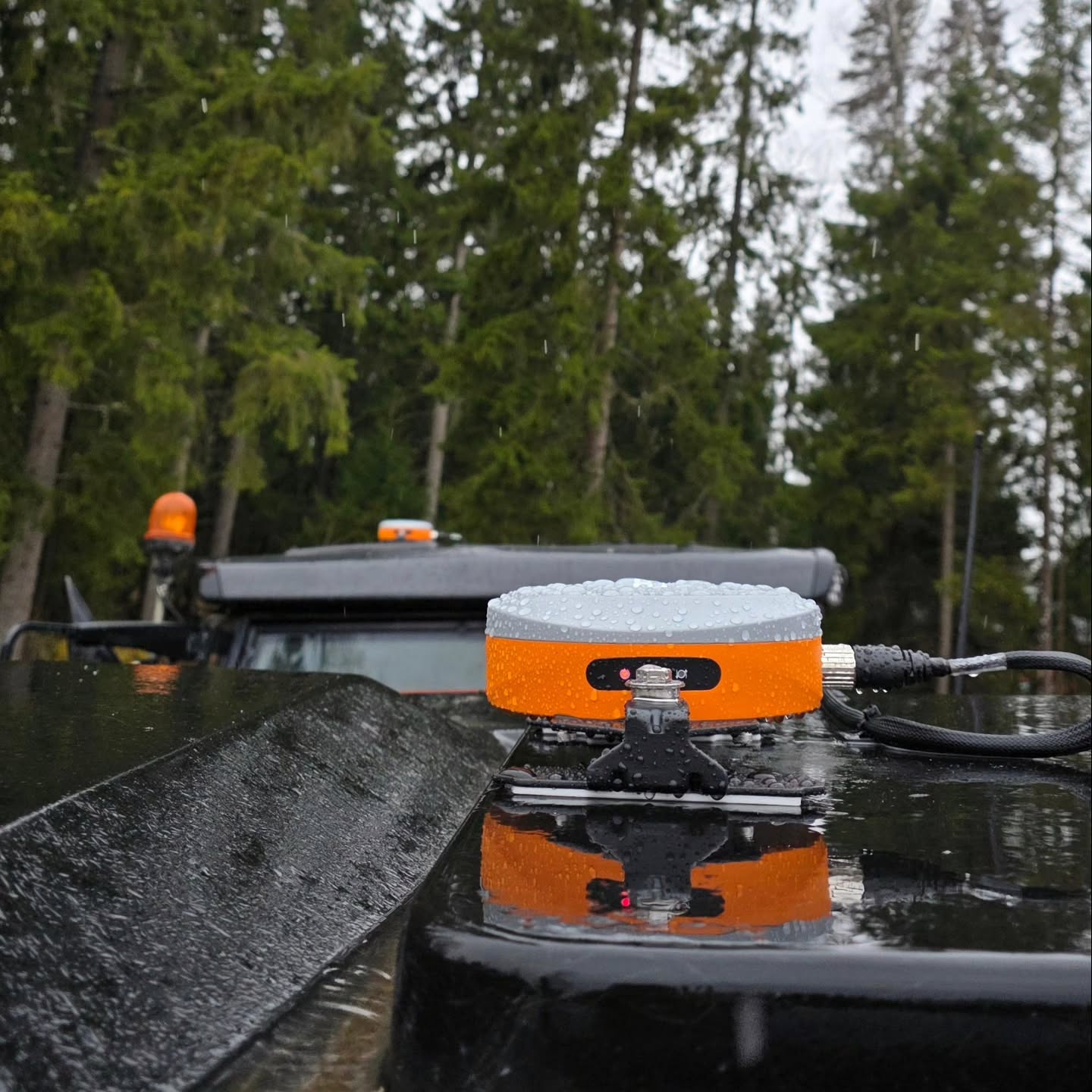 Sateen saattelemana asiakkaalle toimitettiin kaksi kustannustehokasta EFIX eSteer 10 - automaattiohjauspakettia! 💪
Molemmat Valtrat varusteltiin seuraavasti:
✅️ EFIX eSteer 10 automaattiohjaus
✅️ Ohjauskulman anturi
✅️ Aktivointikytkinsarja asennettuna nostolaitenapin viereen
✅️ 360mm ohjauspyörä
✅️ Traktorimallikohtainen asennussarja
Tuleville kylvöille vielä kaikkia EFIX automaattiohjaus-malleja saatavilla suoraan varastosta! 🌱🤠
#efixag #agronav #automaattiohjaus #valtra