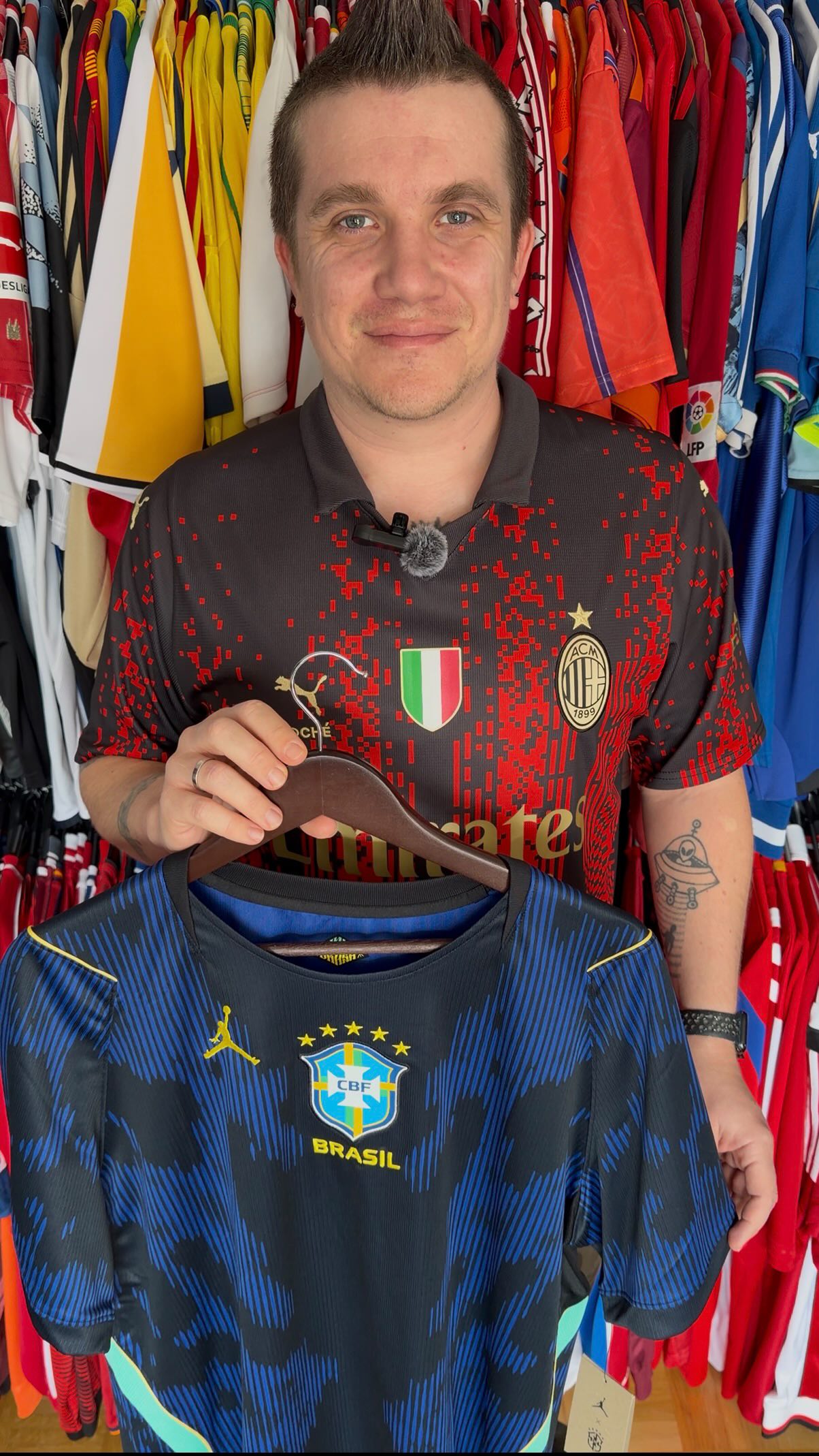 A Quick review of the new Brazil 2026 Away by @jumpman23 with @nikefootball
Stadium Version RRP 109,99€
Inspired by the colours and patterns of the Poison Dart Frogs of the Amazon
I love that! Really nice to see some nature inspired designs
Some ratings out of 5⭐️
Design ⭐️⭐️⭐️⭐️
Fabric ⭐️⭐️⭐️
Quality ⭐️⭐️⭐️
Price ⭐️⭐️
Overall ⭐️⭐️⭐️
Let me know your thoughts in the comments
#brazil #football #worldcup #review #jersey