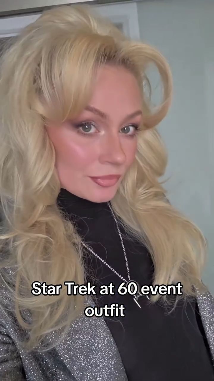 I felt cute 😚 This is the last one, I promise!
#startrek #startrekcosplay @startrek @nerdoutparamount @paramountplusuk @sciencemuseum