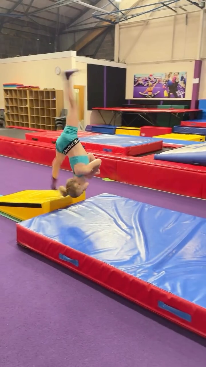 A little insight into our general gymnastics classes 🤸♀️
Bound to learn, bound to have fun🥳
Fancy joining the fun?
Email- 📧hello@littlespringersgymnastics.com
#littlespringersgymnastics #syston #leicestershire #meltonmowbray #gymnastics