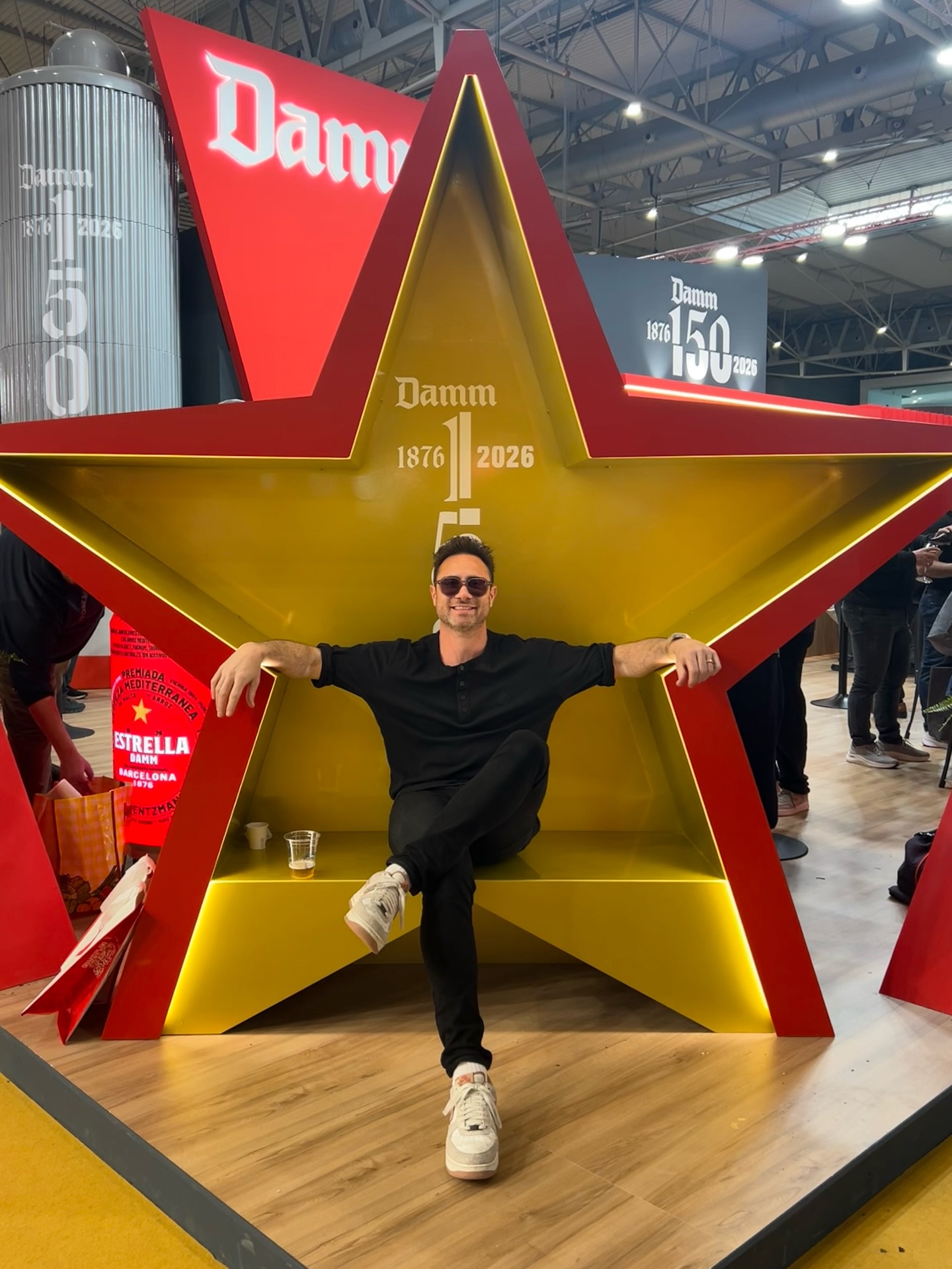 On est partis au salon @hostelcobcn pour s’inspirer… et on revient avec la tête pleine d’idées (et l’envie de tout tester…)
Entre les allées du salon, les rencontres avec des producteurs incroyables et toutes les dégustations :
🥖 pain cristal croustillant
🐖 jambon ibérique & découpe en direct
🥩 viandes
🥘 paellas revisitées + innovations sur le matériel
🌾 sélection de riz espagnols
🍴 nouvelles recettes et techniques
C’est exactement pour ça qu’on fait ce métier : aller chercher toujours mieux, plus authentique, pour vous régaler ❤️
#traiteurespagnol #barcelone #hostelco #cuisineespagnole #montpellierfood