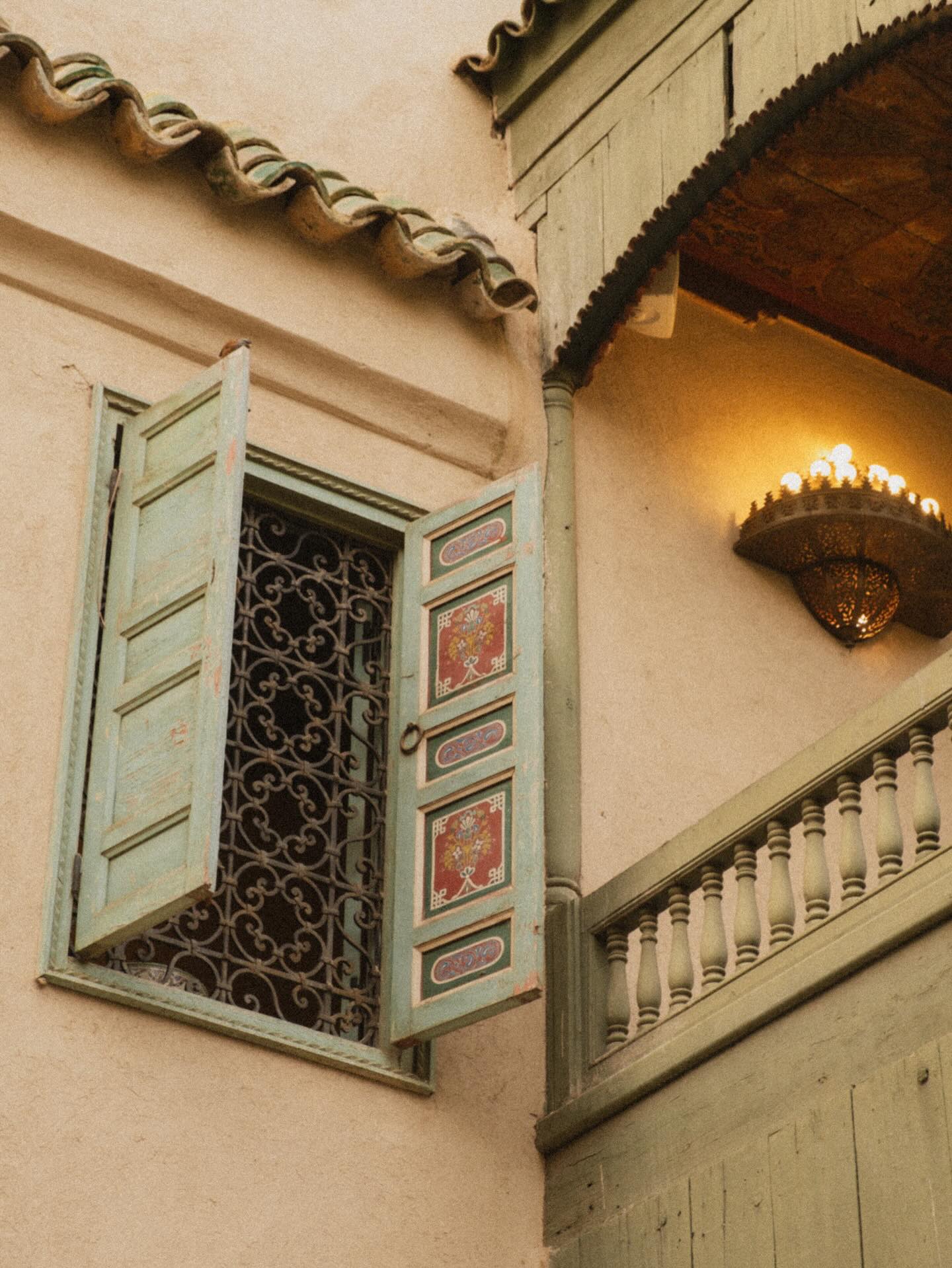 Did you know?
The Moroccan Culinary Arts Museum is housed within a majestic 19th-century palace.
Located just steps away from the iconic Bahia Palace, it remains one of Marrakech’s best-kept architectural secrets.
Every detail was crafted by the finest artisans of the era, from the geometric zellige tiles to the delicate layers of hand-carved plaster (stuc). Look up to admire the magnificent cedar wood ceilings,
hand-painted in the traditional Zouaké style, and the intricate mashrabiya screens that have stood the test of time ✨
We invite you to step inside, breathe in the history, and experience the timeless beauty of this sanctuary through the art of Moroccan culinary heritage.
📷 @frdburger @cnaila