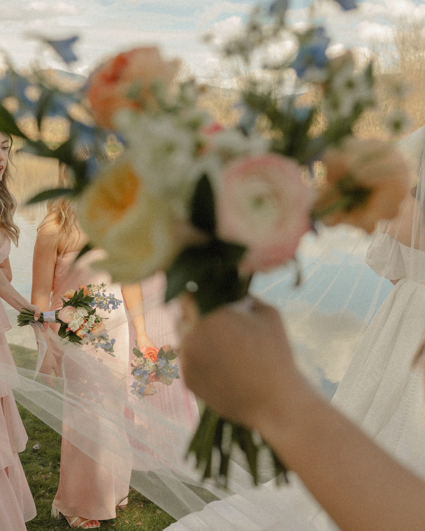 Spring is here! Another absolutely stunning wedding to kick off my wedding season this year. The florals the friends the food the weather the ice cream! Absolutely perfect 💕
Sneak peek for Toby and Zoe
If I missed any vendors or shops please let me know ✌🏼
Venue/cordination @theolsonmansion
Photographer @savannamarleephotography
Videographer @flitter_films
Florals @stemsbystaci
Dj @grundulation
Catering @mamastortiniscatering
Dress @luxeandlacebridal
Suits @indochinoweddings @menswearhouse
Hmua @alignedbeautyco_wa @faithfranz_bridal
Treat carts @Fortitudecoffeecart @batch3icecream
#springwedding #weddingflorals #washingtonweddingphotographer #gardenwedding