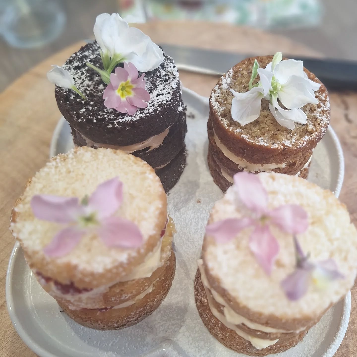Cake tasting days = the best days 🤍
The part of wedding planning that nobody complains about 😊.....always such a pleasure meeting new couples and bringing their ideas to life!
@living_life_nat
@rivergardenflowers
@foodietwoshoes85
@rachaelrobinsonx
#weddingcake2026 #weddingcake2027 #weddingplanning #devonwedding #weddingcake