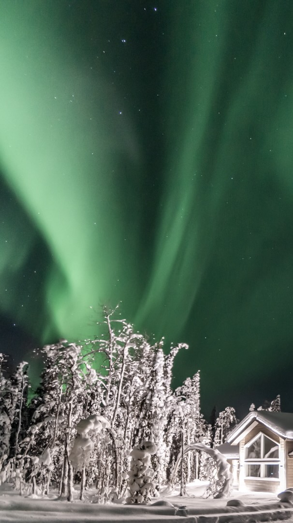 Last night Mother Nature gave us An incredible gift for the end of our winter season.
Thank you💚
#auroraboreale #auroraboreal #aurorahunting