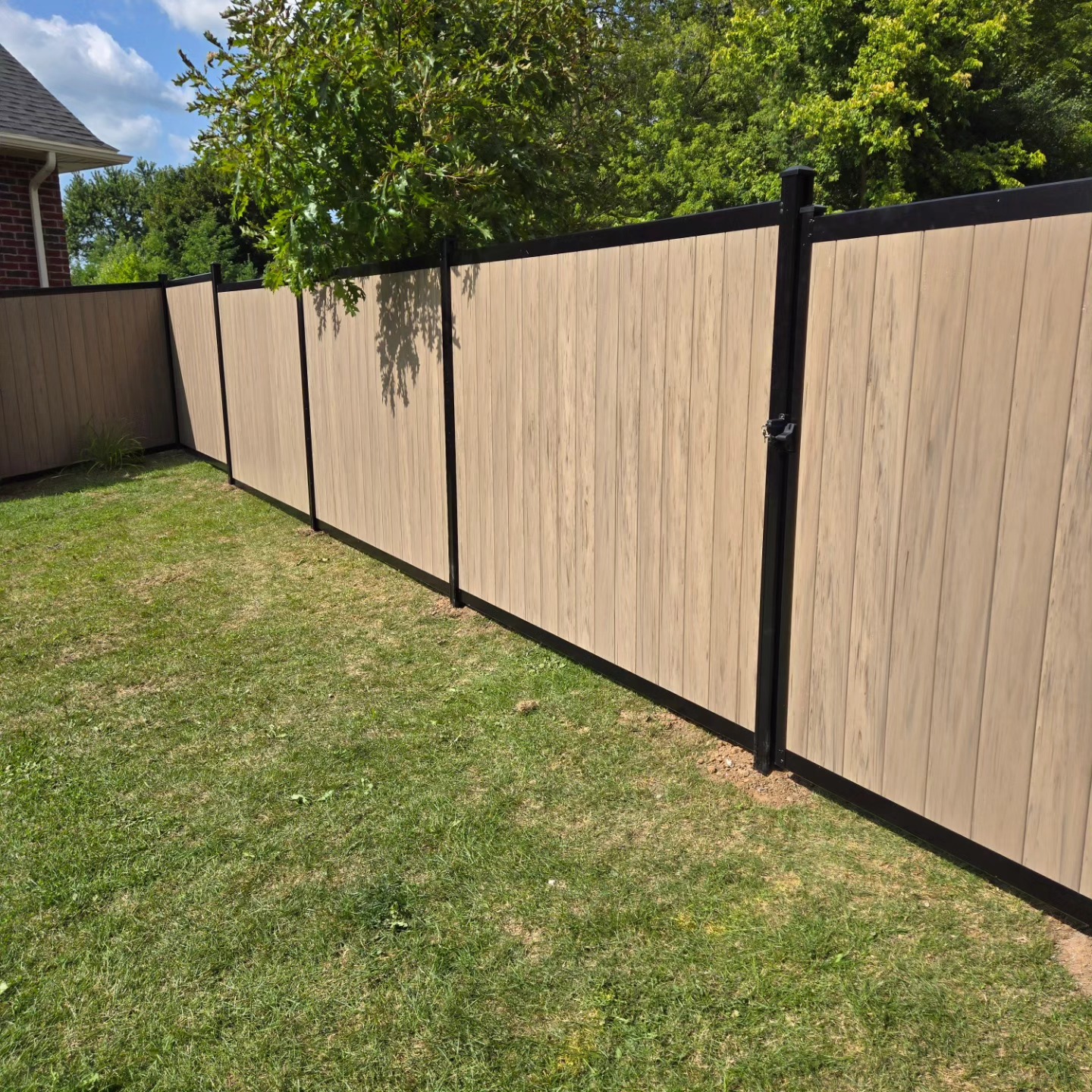🏡 Transform your outdoor space with Naklo Fence and Deck!
Check out our latest installation of the Aluminum-Vinyl Hybrid Fence from Elite Fence, supplied locally by #u-fencesupplies. This durable vinyl fence not only outlasts traditional wood installations but is also priced competitively with pressure-treated wood fencing.
Choose quality and longevity for your property—buy it once, enjoy it forever!
📞 Contact us today to get started! #2262386155
#naklofenceanddeck #fenceInstallation #vinylfence #aluminumfence #outdoorliving #homeimprovement #localsuppliers #519london #londonontario #londonon #whywoodyou #homelandvinyl