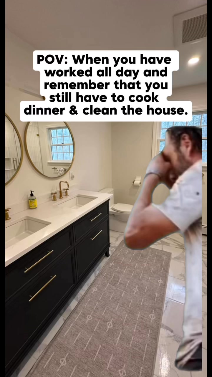 POV: You clock out… just to clock BACK IN at home 😭
Dinner to cook.
Mess to clean.
Zero energy left.
This is your sign to stop doing it all yourself.
Imagine finishing your day and walking into a clean, reset home instead of another to-do list ✨
We got you — so you can actually enjoy your nights again.
Become a client today!
📞 774-992-8220
📧 admin@cleanqueensllcma.com
🖥️ www.cleanqueensllcma.com