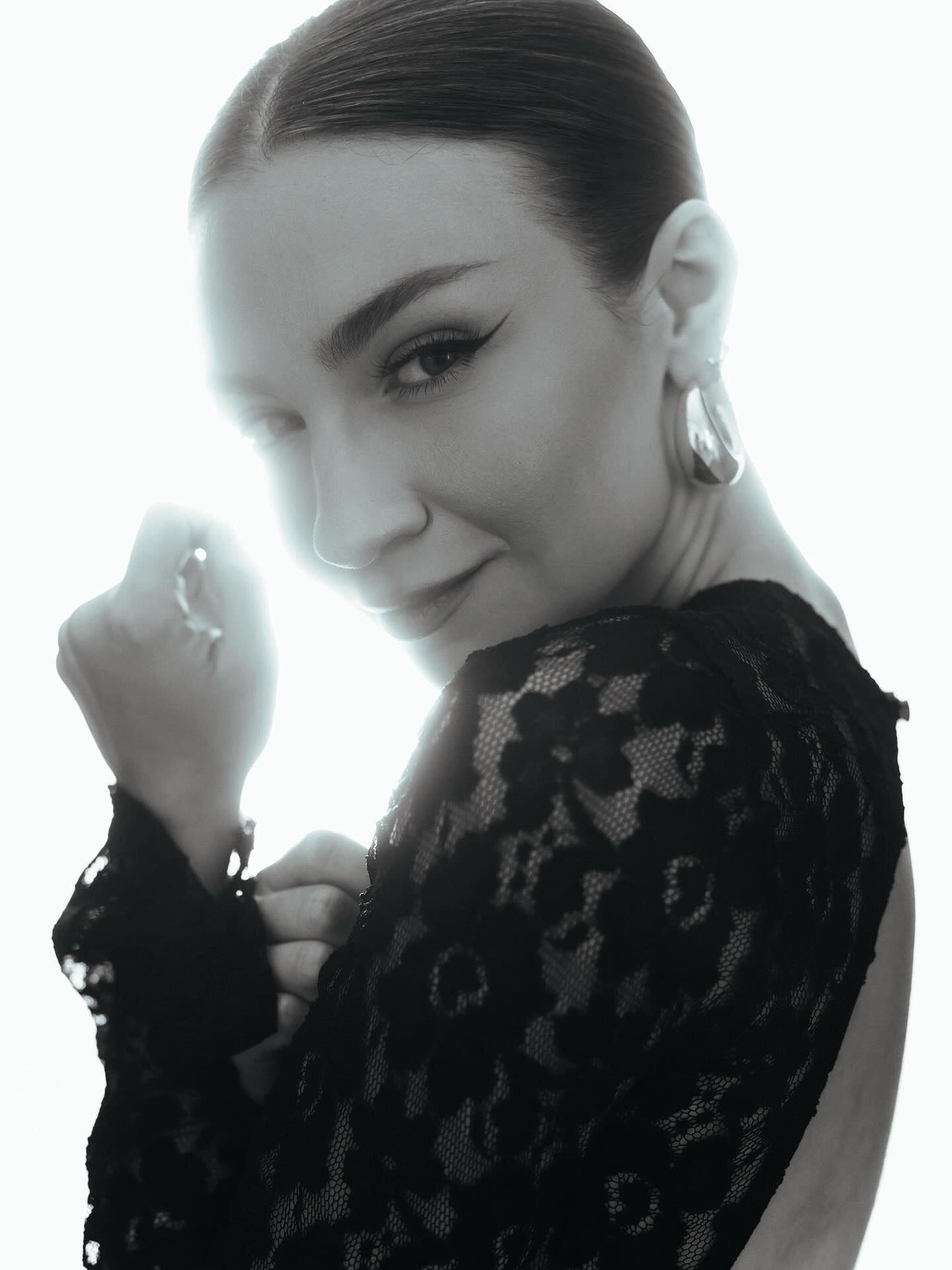 Paloma ๐๐๐
๐: @kaleywerebeauty
๐ธ: @jontaylorphoto
#makeupartist #broadway #marvel #dancer #editorialphotoshoot