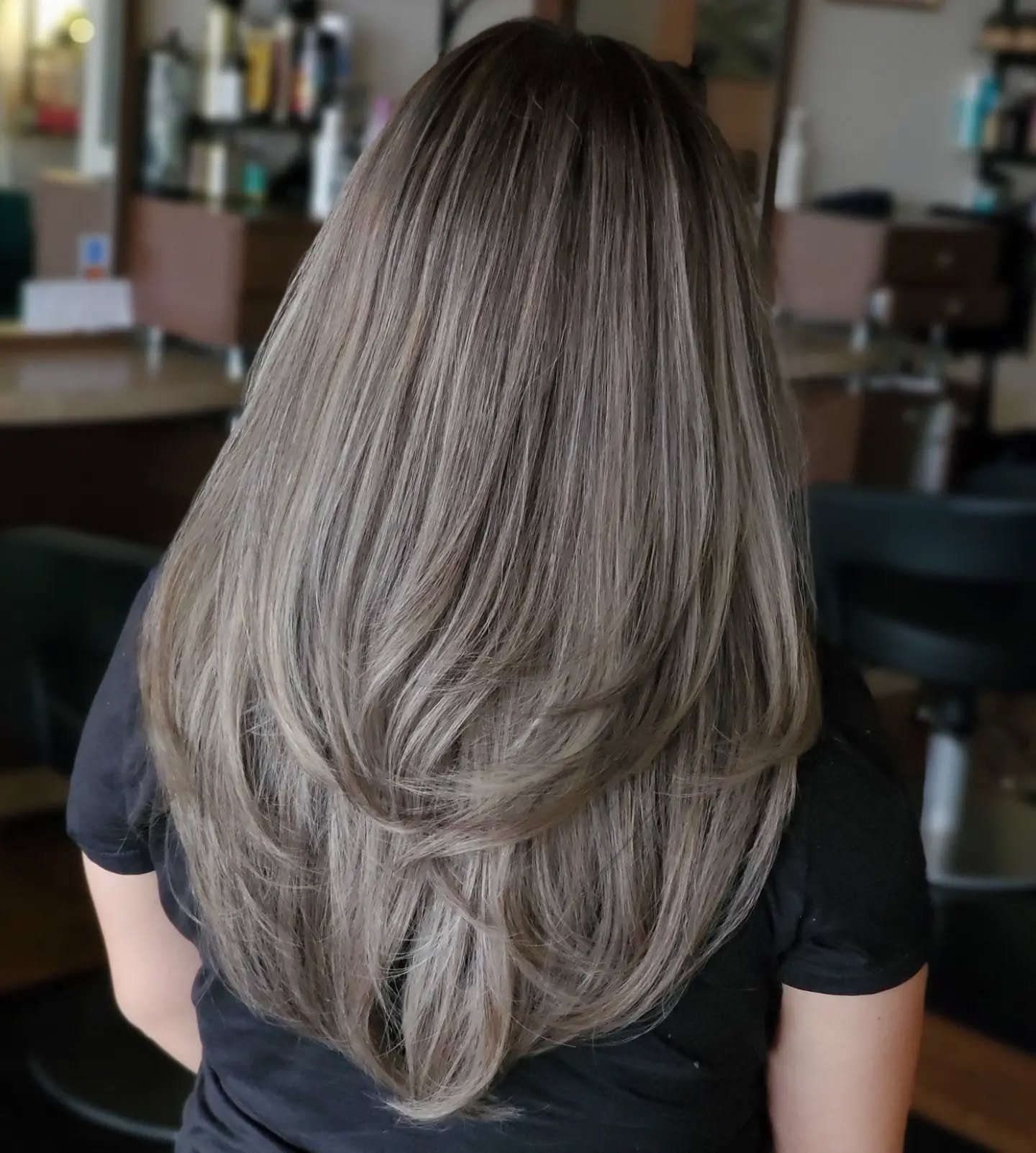 Yayy for longer daylight hours. Feels good to have natural light again at the end of the day for hair photos 😄
𝘽𝙀𝙁𝙊𝙍𝙀 --- mostly virgin hair with box color on the ends.
𝘼𝙁𝙏𝙀𝙍 --- heavy balayage with minimal dimension and refresh on the layers.
Loving this super ash tone with subtle violet undertones.
Thank you Desirae for such a fun project 🥰
Book your custom colors with me on my website @ hairgeekmke.com 🖤