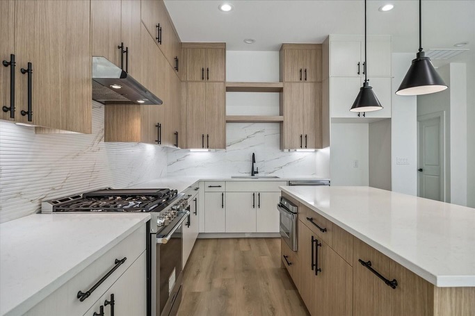 Thoughtful design and quality craftsmanship in every detail.
Houston custom homes | luxury kitchens