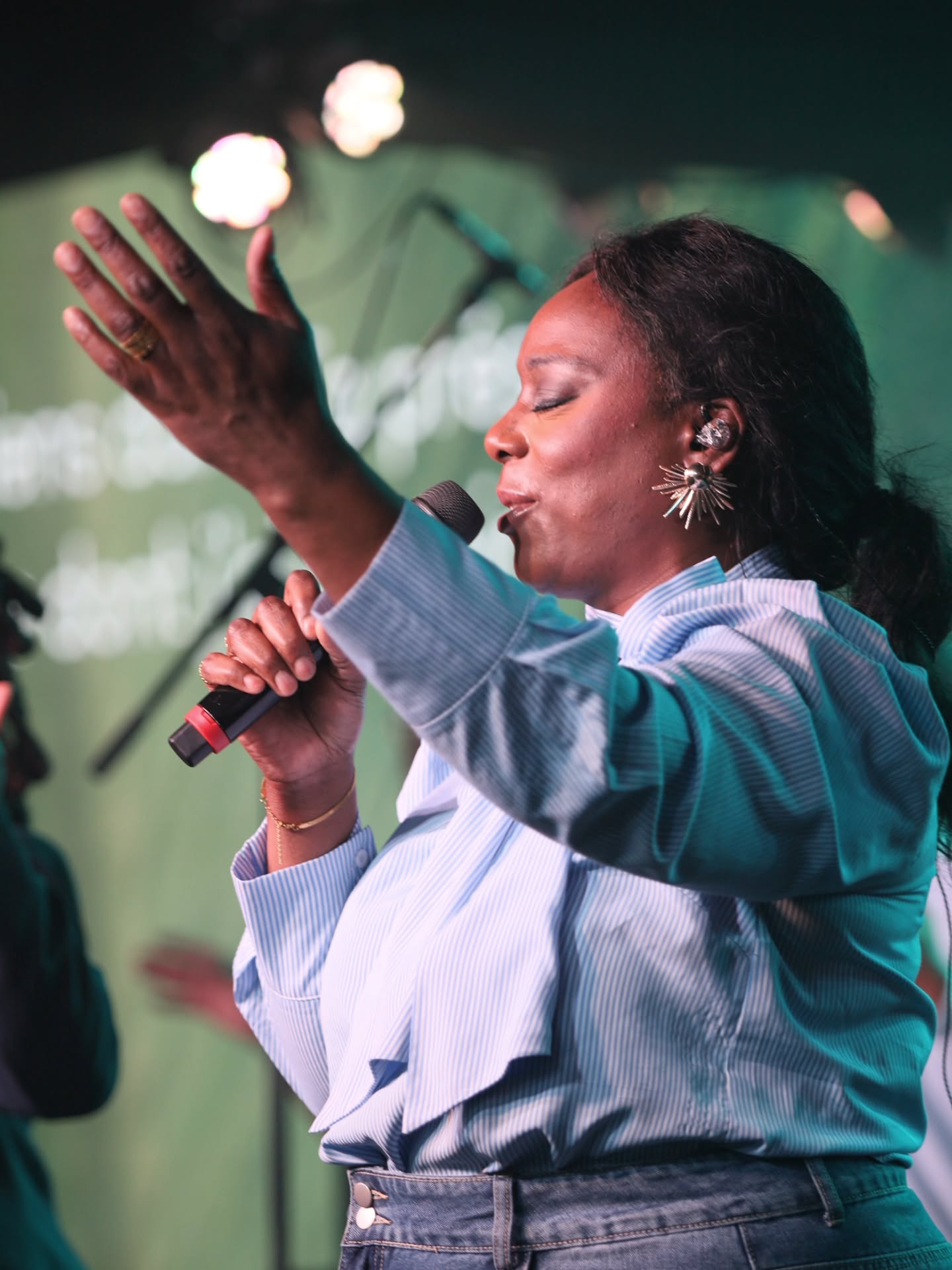 Son Nom est Fidèle !
O Eternel! tu es mon Dieu; Je t'exalterai, je célébrerai ton nom, Car tu as fait des choses merveilleuses; Tes desseins conçus à l'avance se sont fidèlement accomplis.
Esaïe 25 : 1
#louange #adoration #ParisCentreChretien