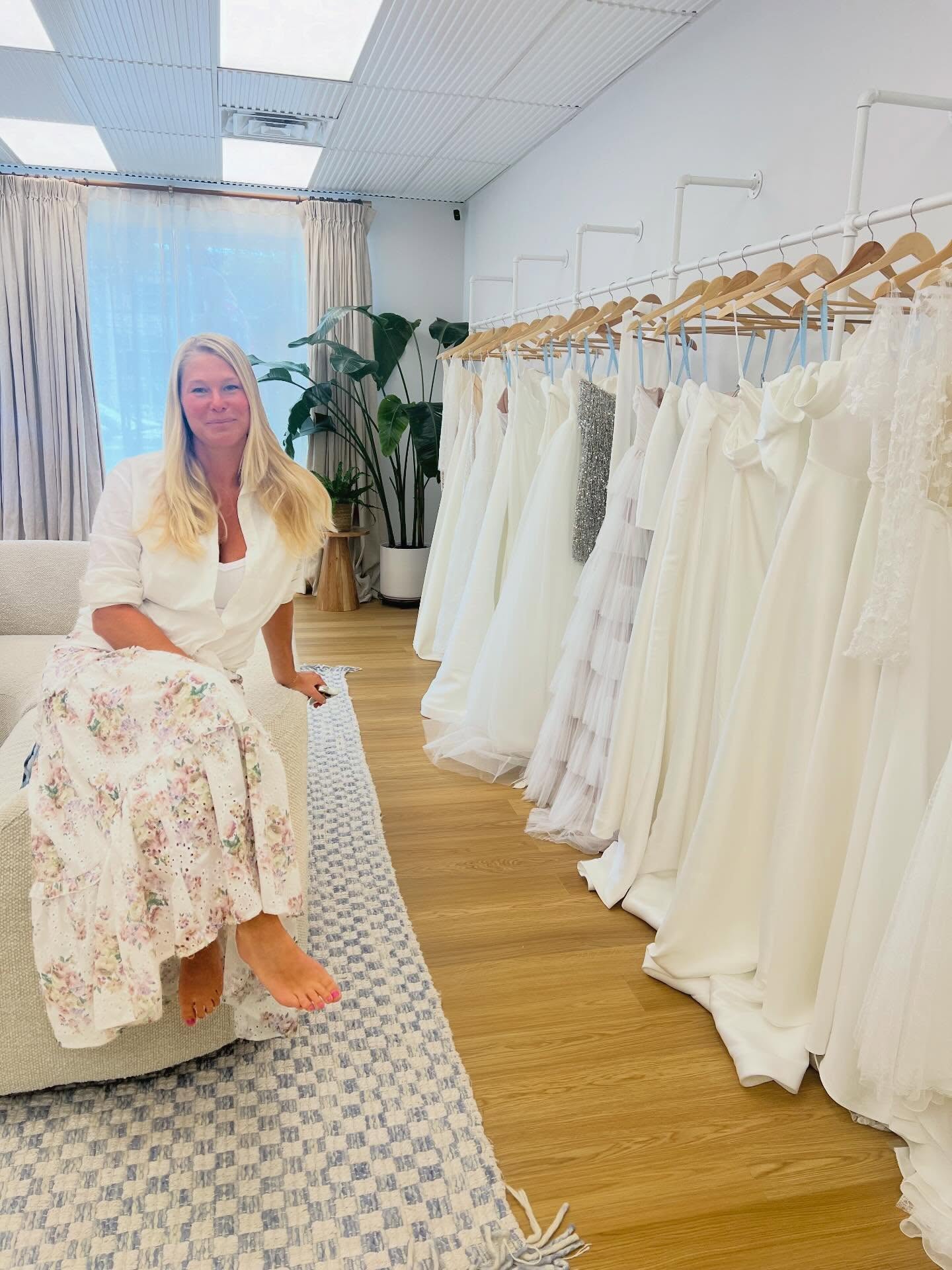 Happy birthday to the other blonde half of Hamptons Bridal @meganrigby_xo! 🩷🎉 wishing you a fun day filled with bagels and margaritas 🥳