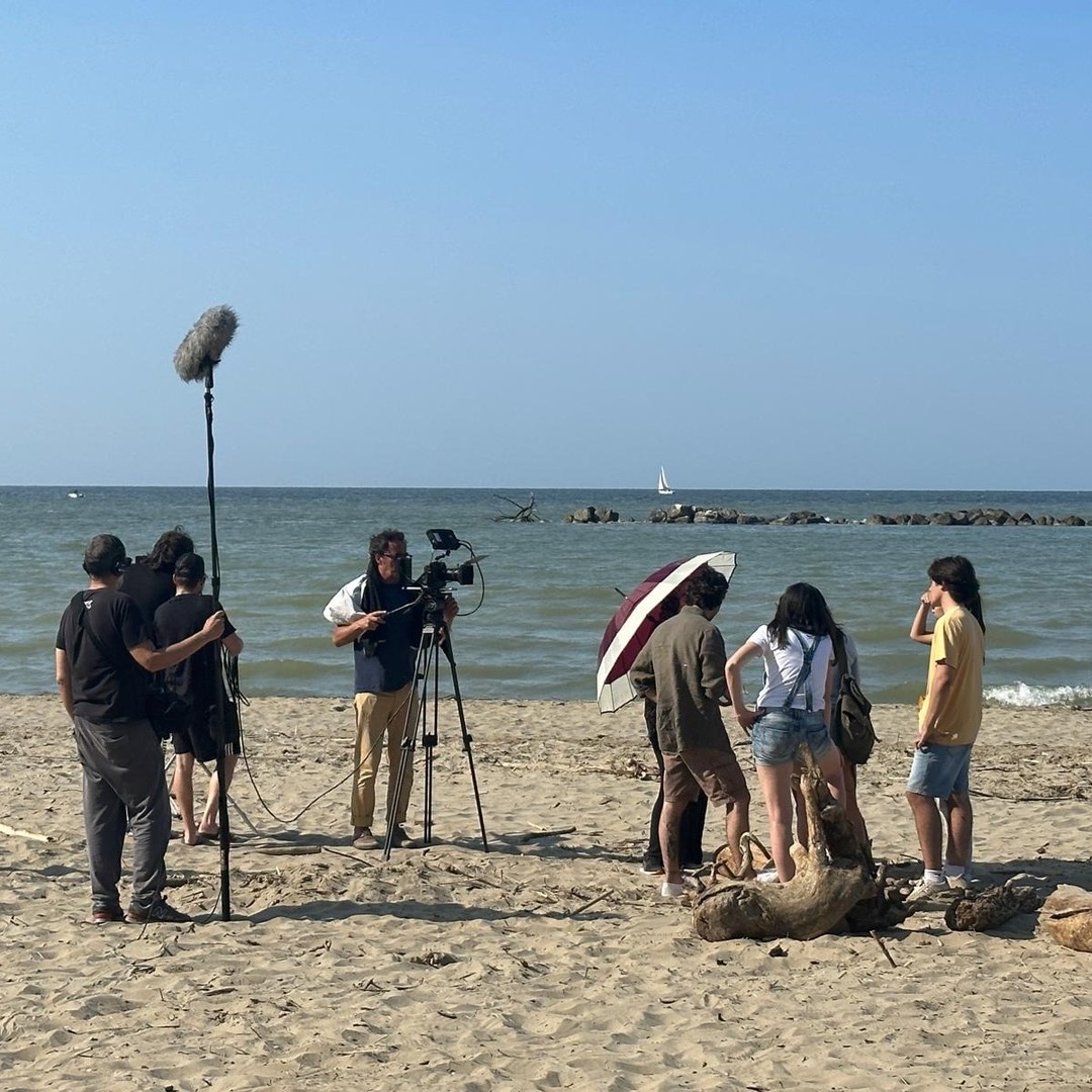 Set Pesaro. Scene spiaggia.
#ilgranello.1 #prevenzione #lilt #melanoma #cortometraggio #documentario