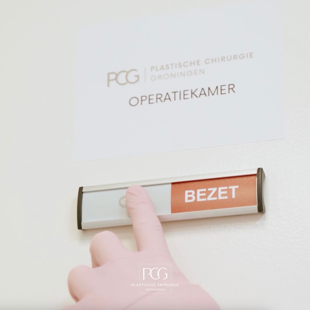 Bij PCG kiezen we bewust voor plastisch chirurgische behandelingen onder lokale verdoving 💉
Wat betekent dat voor jou?
✔️ Je blijft gewoon bij bewustzijn
✔️ Minder belasting voor je lichaam
✔️ Sneller herstel
✔️ Veilig en comfortabel
Denk hierbij aan ingrepen zoals ooglidcorrecties, handoperaties en andere kleine plastisch chirurgische behandelingen.
Onze artsen zorgen ervoor dat je je tijdens de behandeling op je gemak voelt en precies weet wat er gebeurt 💬
Heb je vragen of ben je benieuwd wat wij voor jou kunnen betekenen? Neem dan gerust contact met ons op!
📲 050 - 211 04 96
📧 info@pcgroningen.nl