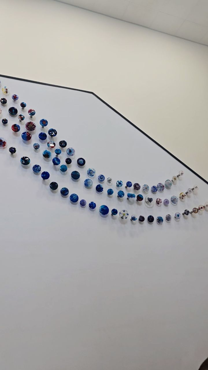 Here's something I'd forgotten to share! The final "Ripple Effect" Install in it's entirety at Aberdeen Royal infirmary.
Thanks again to the NHS Grampian Organ Donation team, NHS Grampian Charities, Robertson Construction, the participating schools and the wonderful Organ Donor families for helping make this project happen - a truly special one ❤️