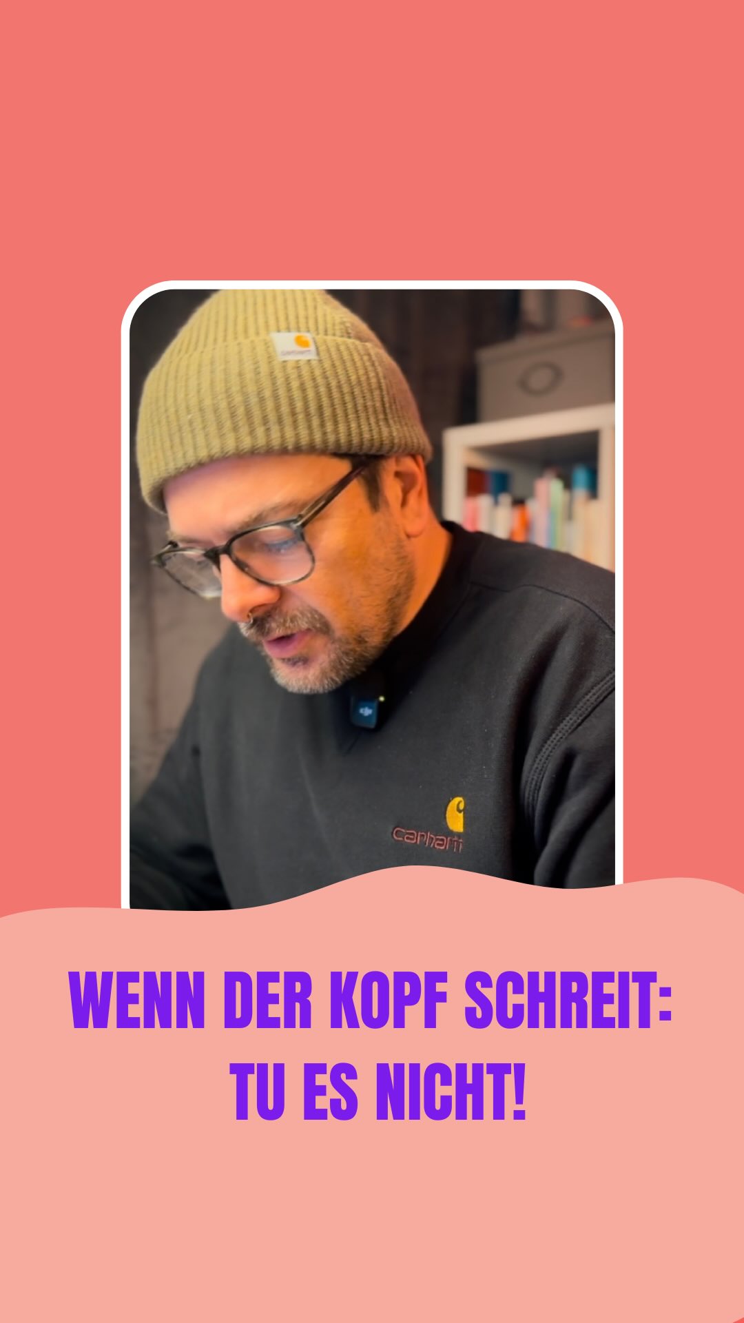 Ich hatte so viele Vorurteile im Kopf. Und ganz ehrlich? Ich war mir ziemlich sicher, dass das nichts für mich ist. Mein Kopf hat mir hundert Gründe geliefert, warum ich besser nicht hingehe. Und trotzdem bin ich gegangen. Mit Widerstand. Mit Zweifel. Mit ordentlich Kopfkino. Heute bin ich einfach nur froh, dass ich es gemacht habe. Weil genau das der Moment war, in dem sich etwas angefangen hat zu verändern.
Wenn du gerade merkst, dass dein Kopf dich zurückhält: Vielleicht ist genau das der Punkt, an dem es sich lohnt, trotzdem loszugehen. Wenn du dir Unterstützung wünschst, kannst du dich gerne für mein Coaching bewerben.
#zwangsgedanken #zwangsstörung #ocdhilfe #mentalhealthdeutschland #selbsthilfe
❤️ Disclaimer
Ich spreche hier aus meiner eigenen Erfahrung mit Zwängen und dem, was mir auf meinem Weg geholfen hat. Das ersetzt keine professionelle Diagnose oder Therapie. Wenn du merkst, dass dich deine Symptome stark belasten oder du unsicher bist, hol dir bitte Unterstützung bei Fachleuten, die dafür ausgebildet sind. Meine Inhalte sollen Orientierung geben, Mut machen und das Gefühl vermitteln, dass du mit all dem nicht alleine bist – sie sind aber keine Behandlung und auch keine Anleitung für therapeutische Entscheidungen.