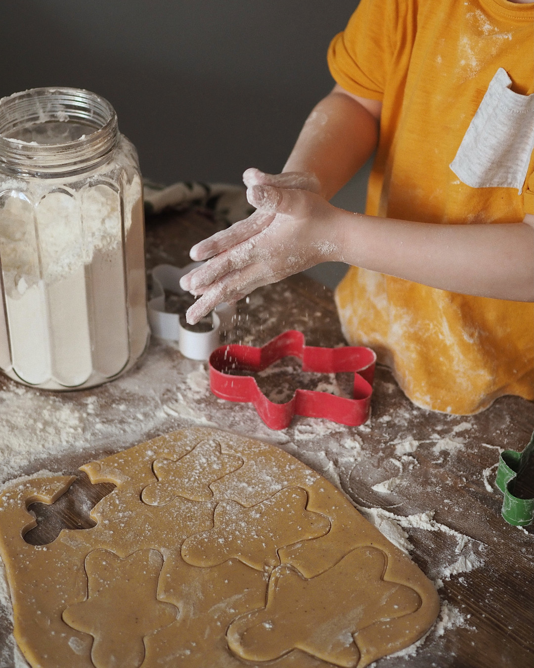 La festività di Pasqua è una occasione per cucinare (o fingere di farlo) con i bambini: è molto più di un gioco. E' apprendimento, relazione e fiducia. Scopri come trasformare la cucina in un luogo di crescita per i più piccoli, leggi il mio ultimo post sul Blog della Bottega di Magorium. Magari ci trovi qualcosa di interressante ;-) Link in Bio #Pasqua #CucinaCreativa #Mamme #Papà #AttivitàInFamiglia #Magorium