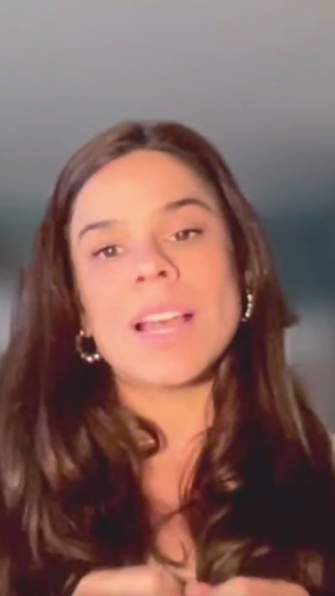 Nós estamos sempre fazendo o nosso melhor no nível de consciência que temos. Perdoe-se. Ame-se. Acolha a si mesmo. Coloque as mãos no coração. Respire profundamente e diga
“Eu te vejo.
Eu te aceito.
Eu te perdôo.
Eu te amo!”
E sinta o poder de se amar!
Se você quiser assistir essa aula sobre Propósito na íntegra, ela já está disponível no YouTube!
Se você sentiu o chamado de se conectar com o seu potencial máximo, participe das nossas aulas de AutoCura Criativa semanais!