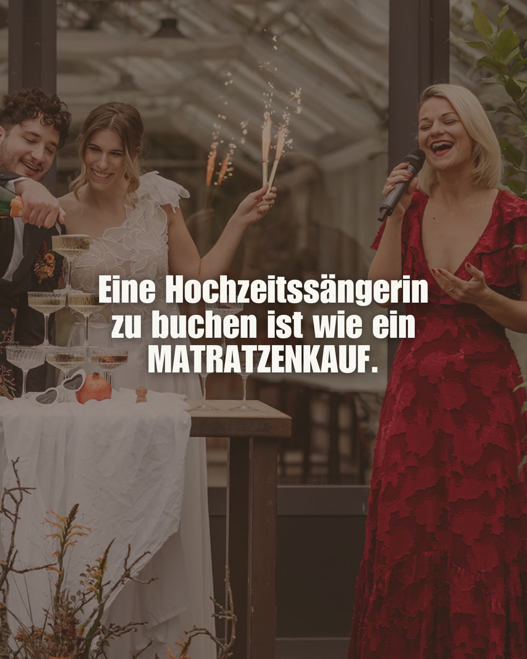 Man kann vieles vergleichen, abhaken, durchdenken… Aber am Ende entscheidet oft einfach das Gefühl 🤍
Genau so ist es auch bei der Wahl eurer Hochzeitssängerin: Meine „Matratzen-Story“ mit @shiatsu_michl soll eine Metapher dafür sein, dass es nicht nur darum geht, dass alles „passt“, sondern dass es sich richtig anfühlt.
Dieses entspannte „Wir verstehen uns“, eine gute Vertrauensbasis, dieses kleine Funkeln von „Ja, genau so soll’s sein“.
☝🏼 Und genau DAS ist mir sooo wichtig ✨
Nicht nur schön zu singen- sondern, dass ihr euch rundum wohlfühlt (und ich mich dann automatisch auch 🥰).
#hochzeitssängerin #hochzeitsplanung #hochzeit2027 #hochzeitsgesang #hochzeitssängerinösterreich