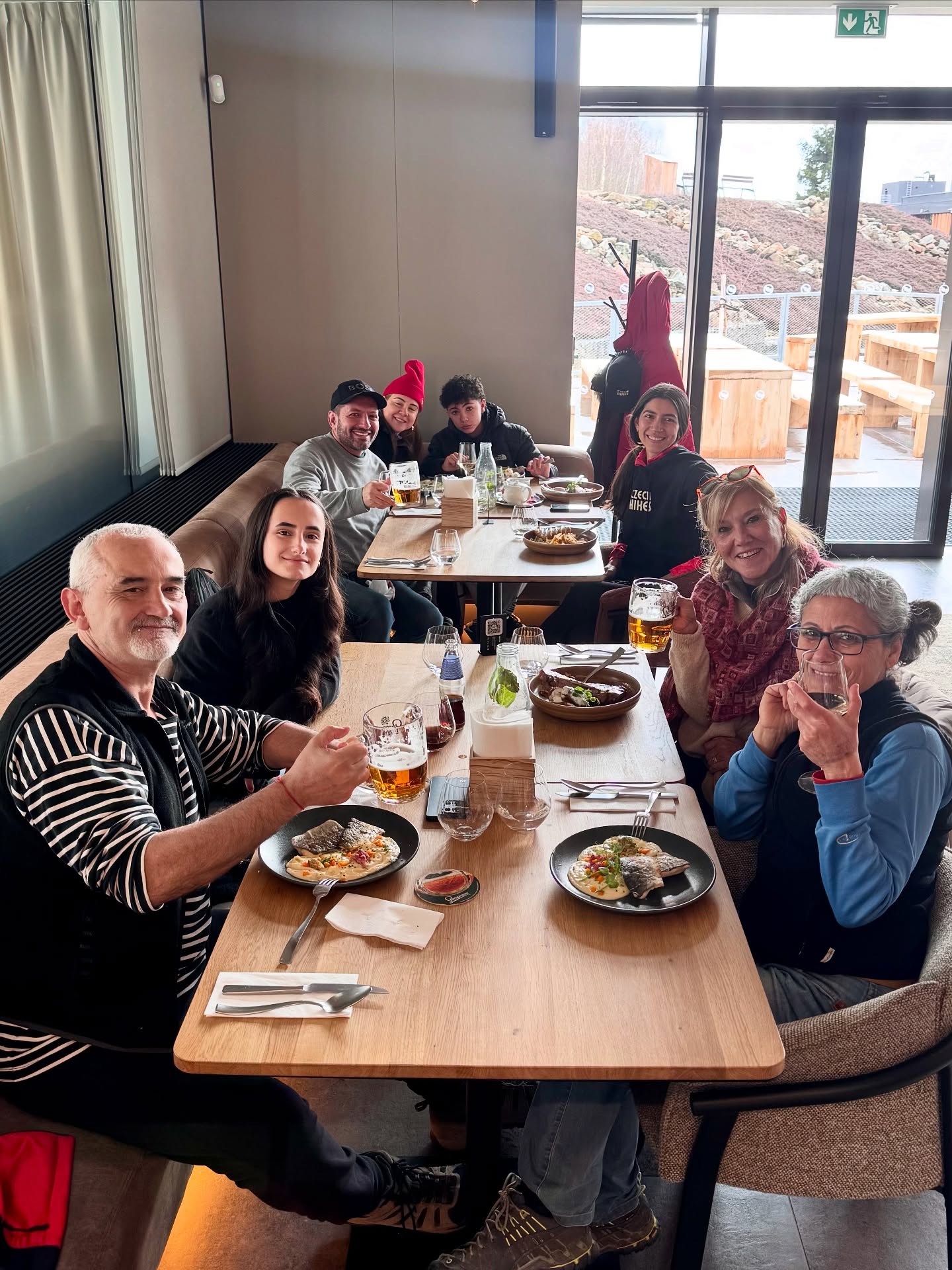 Lovely day trip with our tourists from 🇪🇸, 🇨🇱 and 🇨🇴
Our season 2026 is already in full swing 🔥