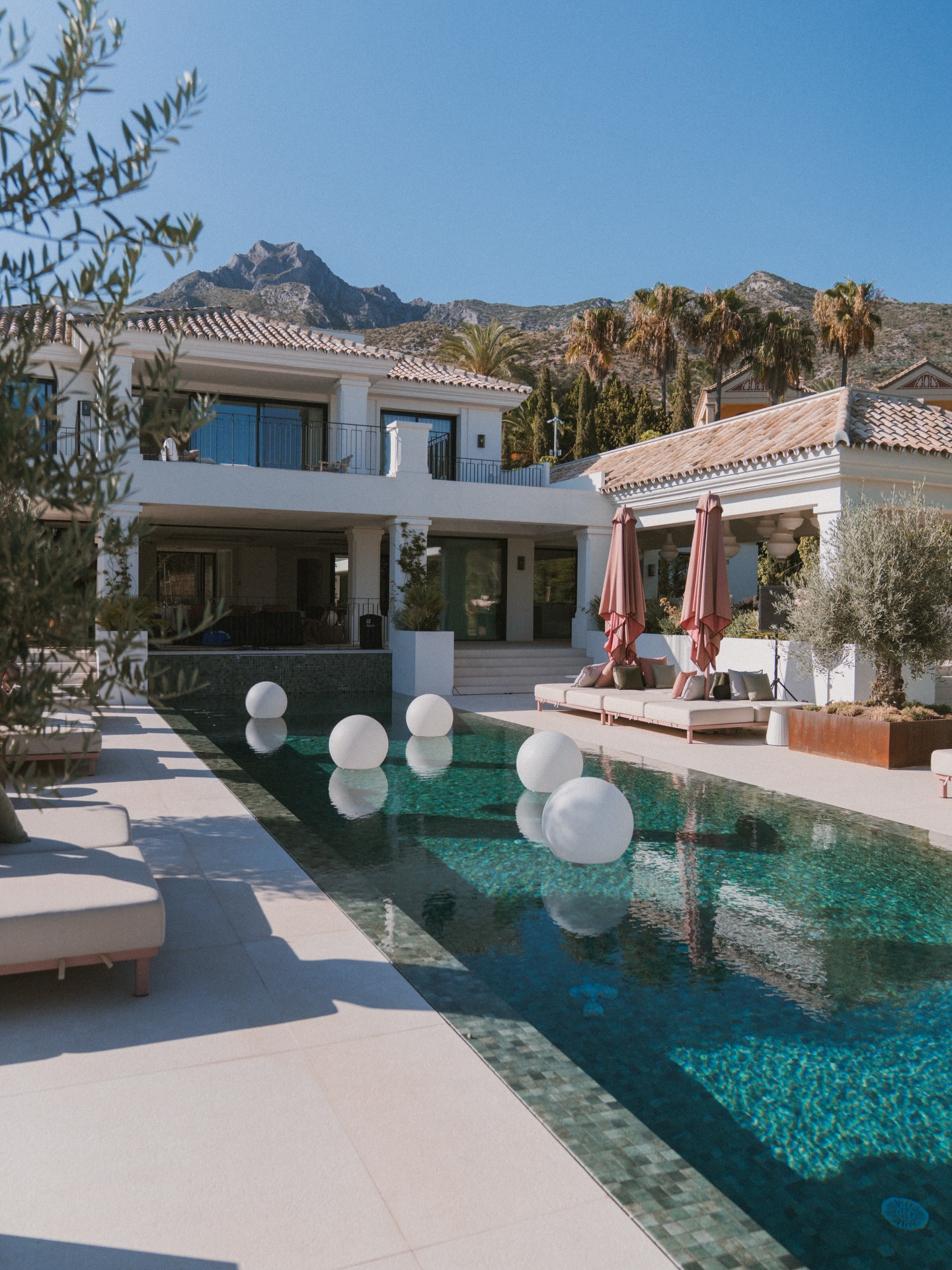 🥂 Made for easy, beautiful gatherings 🥂
Our takeaway boxes are designed to bring together flavour, presentation and simplicity.
From open houses to relaxed celebrations, everything is prepared to be served effortlessly and enjoyed together ✨
Because great moments don’t have to be complicated.
⸻
Y una versión más corta y con más fuerza:
⸻
Beautiful.
Practical.
Ready to share.
Dani’s Catering.