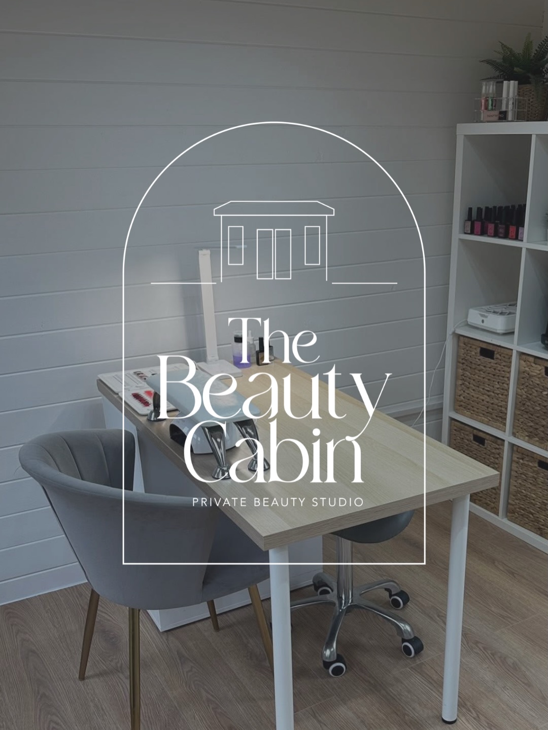 A brand new logo and change of business name for my existing customer.
Simple, memorable 🖤
@thebeautycabinwitney