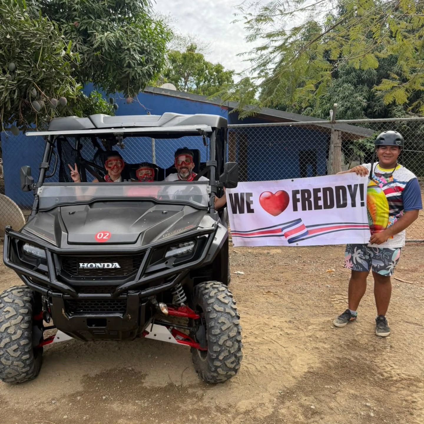 Come with us!!
#adventurecostarica #sidebyside #atvs