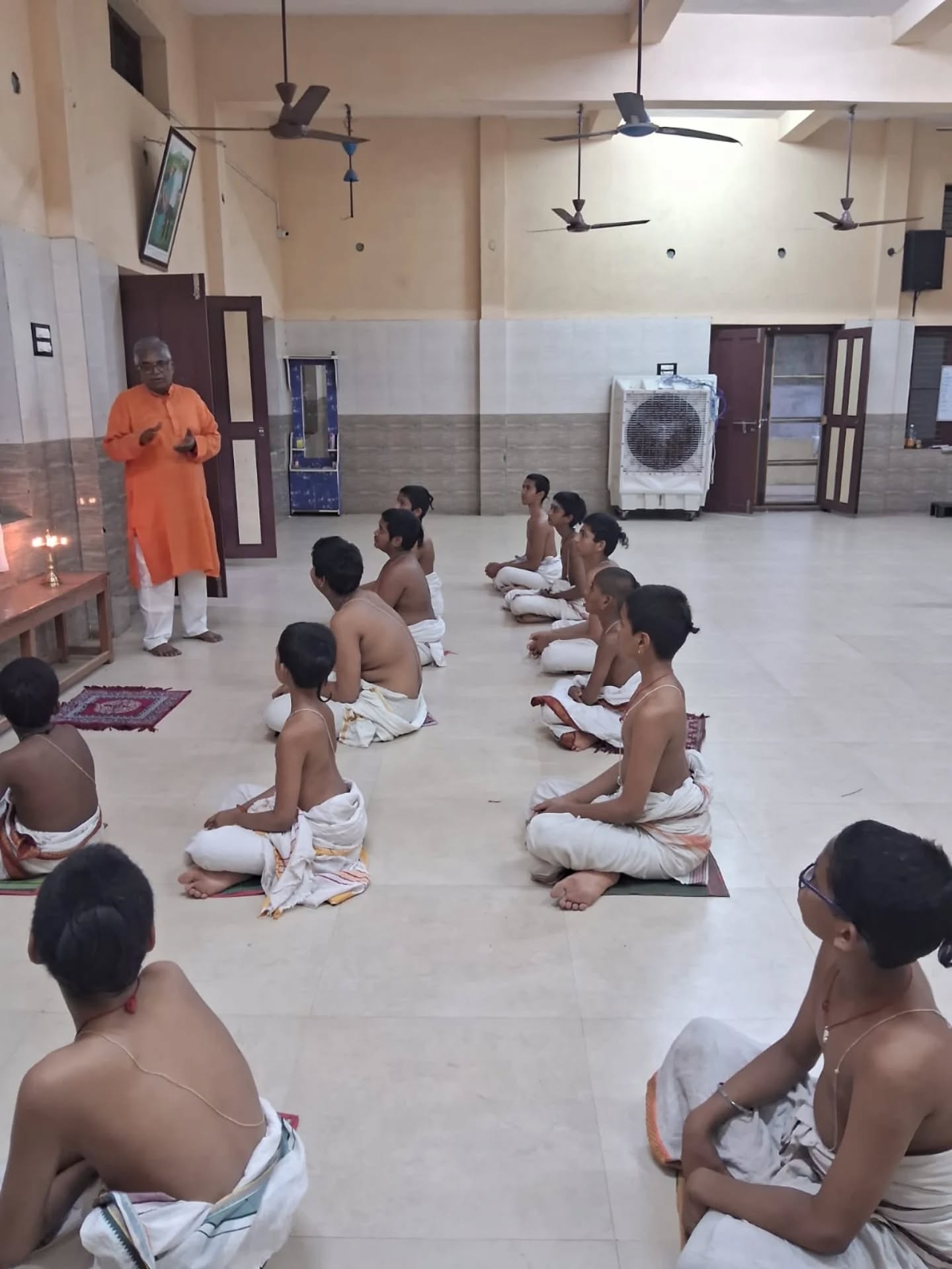 Yoga and meditation classes have started in voolapalli pathasala from last Sunday.
#integratedpathasalas #ivakanchikamakoti #kanchikamakoti #kanchikamakotimutt #yoga