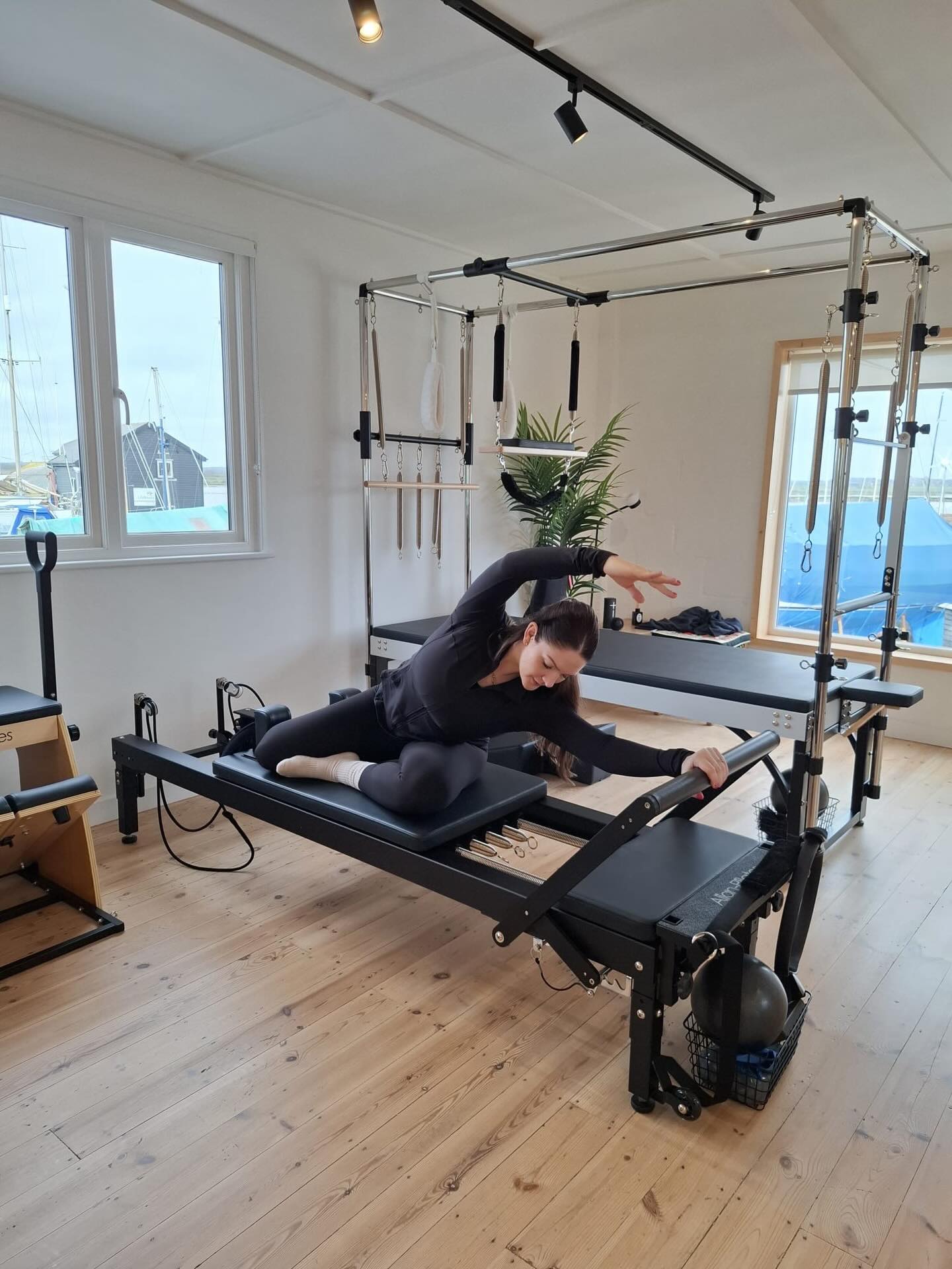 You asked, we delivered! 💌
More Reformer, Le Barre and Signature50 classes have been added to our West Mersea studio timetable.
Introducing Tuesday evenings, Friday Mornings and Saturday Mornings 🌞🚀
*BEGINNING THIS WEEK*
TUESDAY EVENING - 6pm Reformer, 7pm Le Barre and 8:05 Reformer
FRIDAY MORNING - 10:30am Reformer, 11:30am Signature50 Le Barre, 12:35pm Reformer
SATURDAY MORNING - 8am Reformer, 9am Le Barre, 10:10am Reformer
Classes for EVERYbody✨
Book via our website today! www.lebarre.co.uk