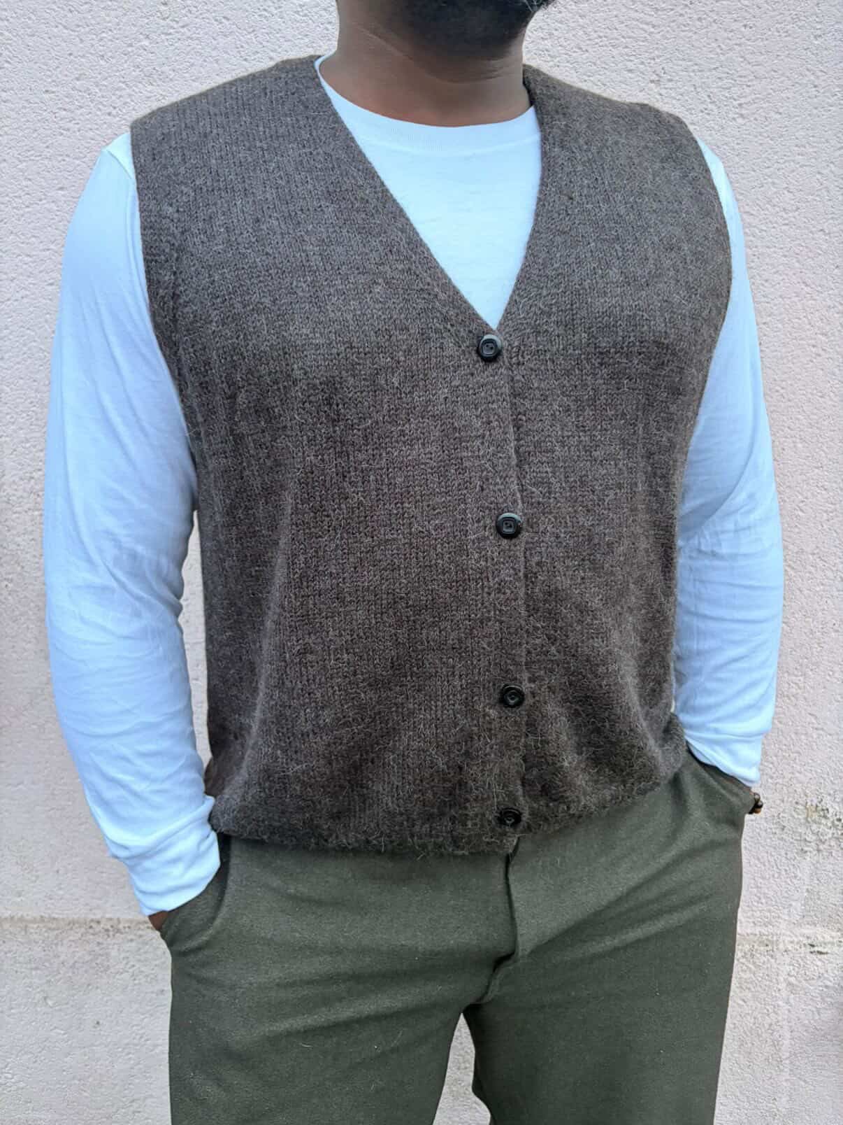 MATISSE est parfaitement mixte. 🎥 La preuve avec cette superbe version tricotée par @didiheidi lors du test.
Tout comme Cezanne, Matisse est disponible en version gilet & pull sans manches dans la même fiche.
Et vous, vous tricotez pour vos hommes ?
🌷 Retrouvez La Fiche tricot en 10 tailles en français et en anglais sur Ravelry et www.AtelierEmilie.com
📷 @didiheidi
__________________________________
#atelieremiliedesigns #matissebyae
Tricot Knit knitting tricot