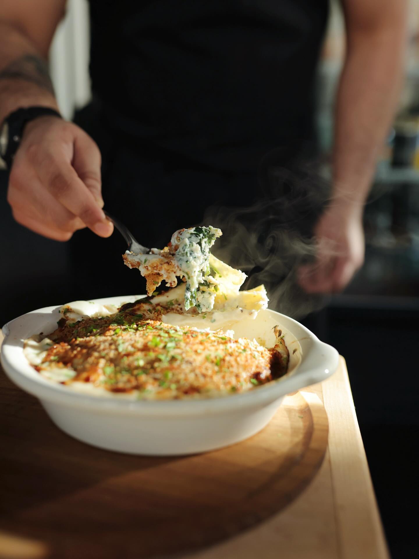 Spinach Cannelloni, the Cicotti way 🇮🇹
Handmade pasta tubes filled with whipped ricotta, spinach, confit garlic, baked in béchamel, and finished with bread crumbs and parmigiano.
It’s the kind of dish that feels like home, whether it’s your first visit or your fiftieth.
Join us at Bar Cicotti for a plate (or two).
Mangia bene.
📍 Bar Cicotti
📸 @kristinkins