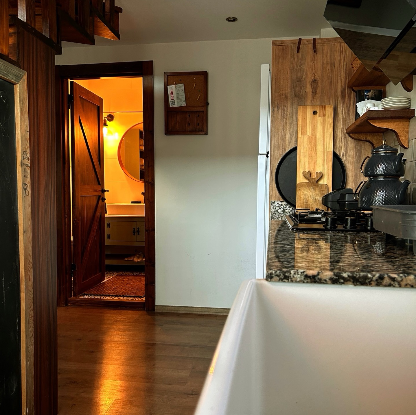 Nisan geldi, doğa uykusundan uyandı ve yeniden nefes alıyor.. Şehirden kaçıp Büyük Geyik evinde sakin ve ruhu tazeleyen bir hafta sonu planı yap. 🪵🥾🍷
—
April is here. Nature has woken up and breathing again.
Escape the city crowd and plan a calm, soul-restoring weekend at Big Deer house.
#abantcozyhomes #bolu #cabinlove #bungalov #weekendgetaway