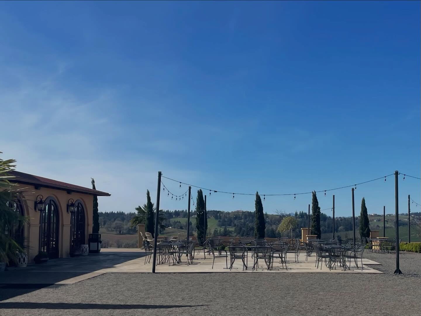 Wine with a view 🍷 🏔️