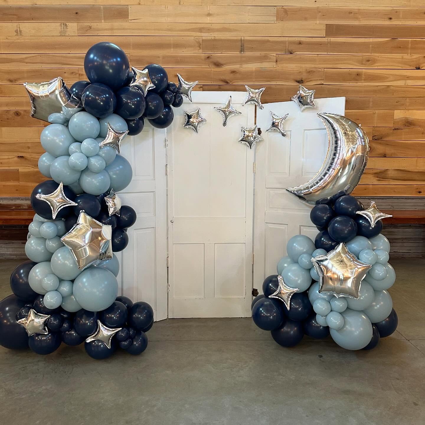 Southwest Prom 2024. Thanks for having us do your photo backdrop this year! Also this was @thebarnathamnerridge 😍 this barn is perfect!