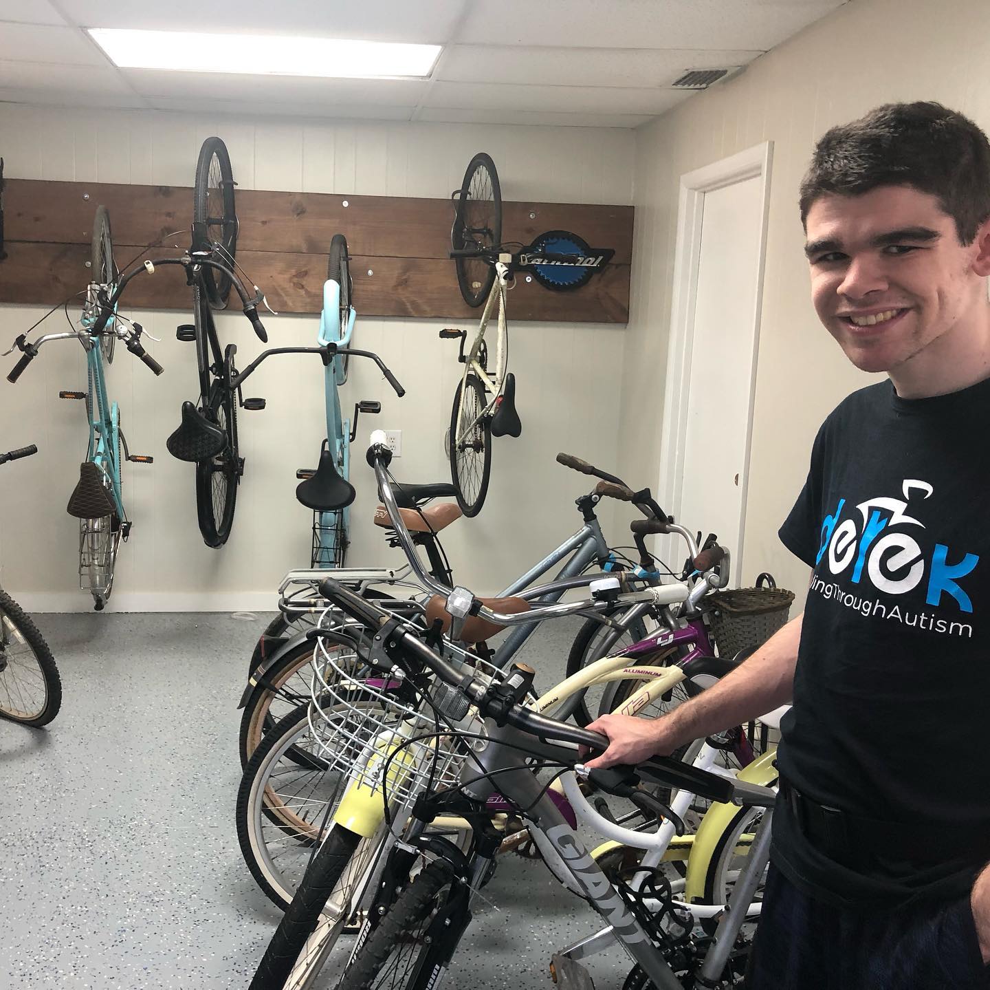 Hello! It’s been a while. Derek is still here! 😃💪 He took a temporary hiatus from social media his first year at his new shop location in Alachua. Here it is!!! And now that he is finally settled in, we’re relocating to a larger space in Gainesville! 😆 This wasn’t in our plans, but we are helping Derek maneuver through unforeseen obstacles that are out of our control. That being said, Gainesville here we come!!! 🚴🏼♂️
#cyclingthroughautism #gainesville #gainesvilleflorida #gainesvillebikeshop #gainesvillebikes #gainesvillebiking #refurbishedbicycles #refurbishedbikes