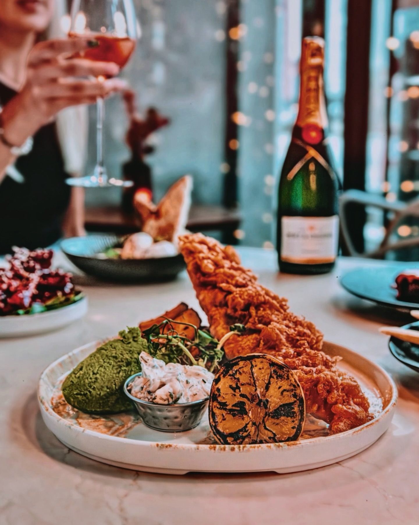 Fish ‘n’ Fizz !
Come get the best fish and chips in town for Good Friday tonight ! Fish , chips , mushy peas , tartar sauce with a glass of Moët for a Perfect pairing 😉 just 28.50 today !
Fancy the fish without the fizz ? No problem at 15.95 for our homemade Fish N Chips !
.
.
.#
.
#fishandchips #castlefield #deansgate #independant