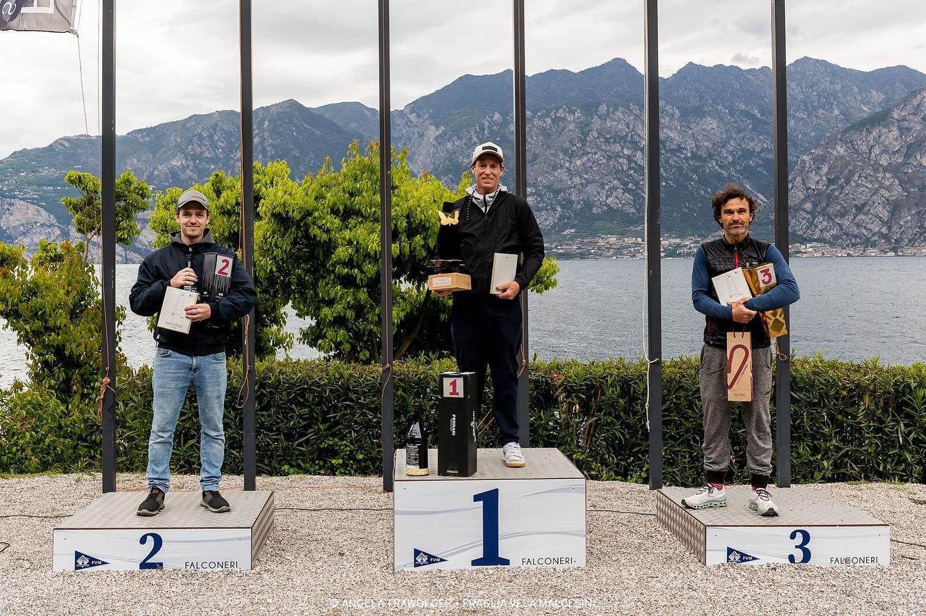 I had lots of fun at my first race of the season last weekend at Balardi Cup in @fragliavelamalcesine. Came home Second overall and managed to take a race win against one of the biggest names in the sport. #roblineropes #camarowatersports #ropesexpert @uycas