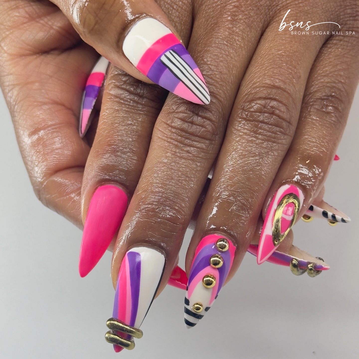 Now this is Level 3 Abstract! SWIPE ⏩️⏩️ to see the inspo pic…did we nail it? 💅🏾
Technician: Amirah
#brownsugarnailspa #phillynails #gelxnails
#nailart #stilettonails