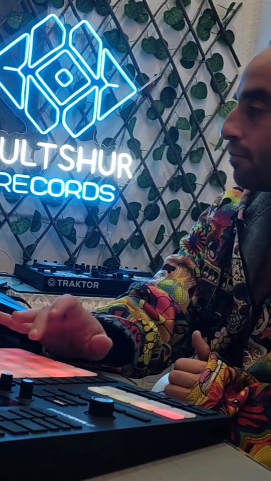 I've been trying to figure out how the #maschine could add to what I'm doing these days, and how I can integrate it into my sound.
It was super stressful at the beginning trying to understand the whole concept, but now I'm stoked to jam, experiment, and play around with my new remix for the "be mine" #remixcompetition of #jameshype .
I wonder... do you think my track has what it takes to win, like last year's "Wanna Dance"?