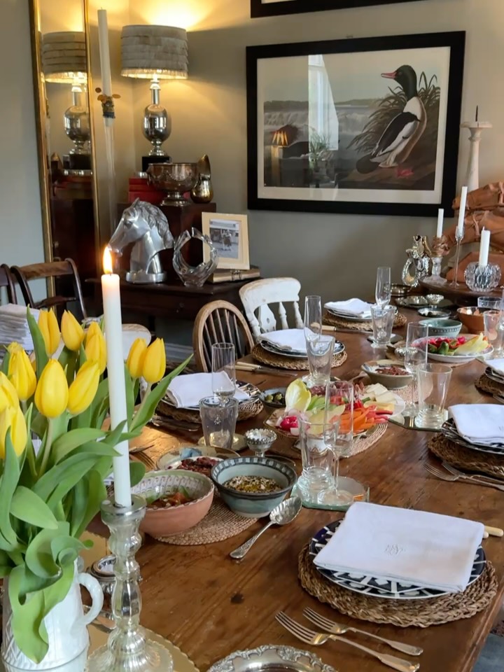 Did a bit of cooking, took a couple pictures! Wbu? Had a very lovely Good Friday wedding tasting with the whole family - we can fit 8 round the table, so if you want, bring the gang.
Thinking about how we can convince people we should throw their dinner parties for them. All the fun, none of the work!
Have a very eggy Easter x #somersetfood #dorsetfood #somersetwedding #dorsetwedding #bristolfood