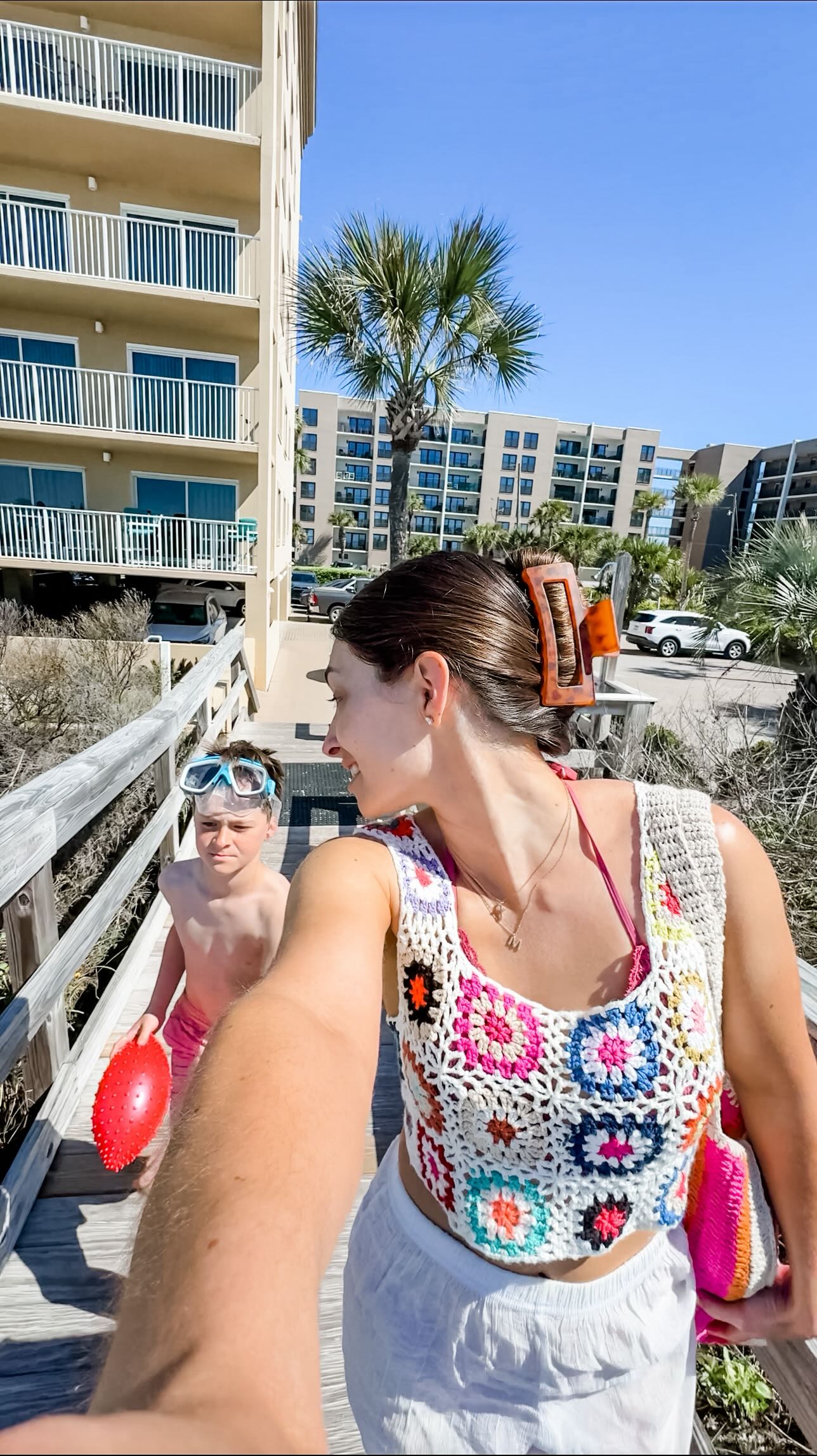 Until I can afford to rent a house on the beach you’ll find me at a condo 🙌
#louisvillecreators #momsunder30 #workingmomma #travelnurselife #homehealthnurse