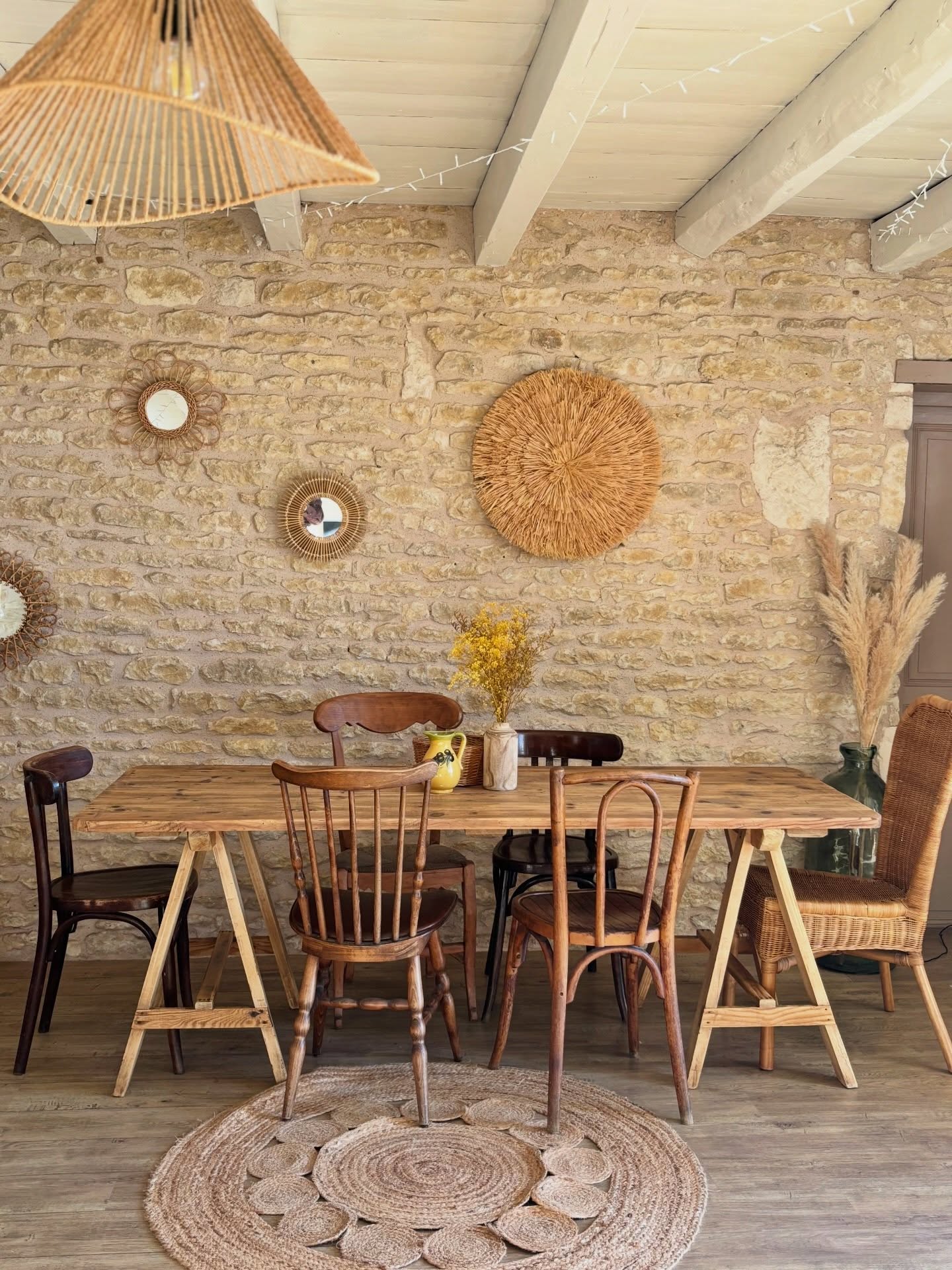 Charlotte est dispo 🤎
Les tréteaux ont été fixés pour pouvoir accueillir 6 personnes.
Longueur : 200cm
Hauteur : 70cm
Profondeur: 80cm
🏷️600€
📦 Retrait au showroom « Chez Louisette » gratuit au 326 AVENUE DE PARIS 79000 Niort sur les horaires d’ouvertures (lundi et vendredi de 12h00 à 18h30 et le samedi de 10h00 à 18h30). Merci de nous indiquer la date et l’heure du retrait et de vous organiser concernant la manutention.
🚚Livraison possible dans les 60km avec supplément.