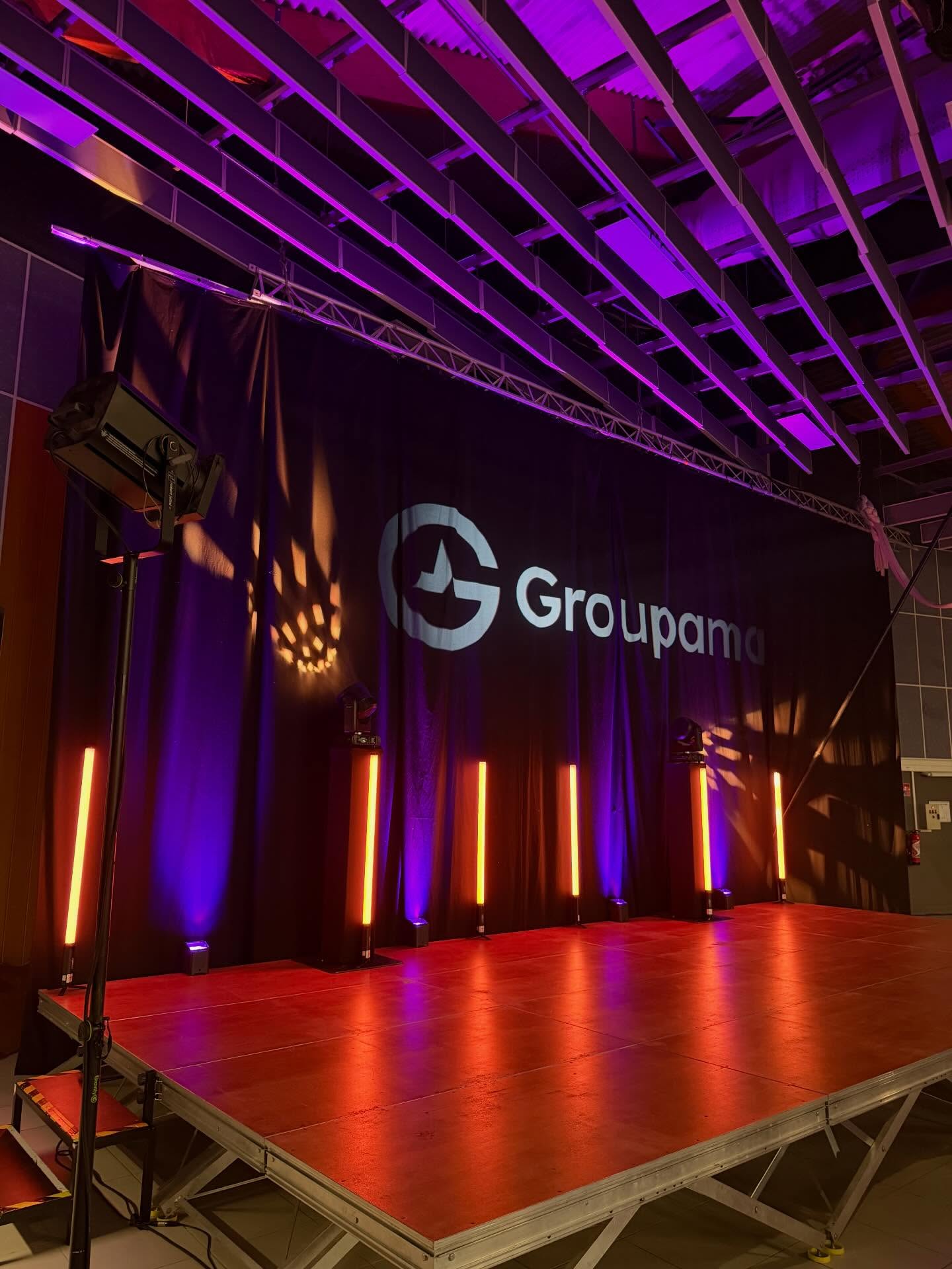 Eclairage de la Rencontre Mutualiste Groupama de Bourg-en-Bresse💡
📽️ Projection logo personnalisé
📍 Eclairage de plusieurs scènes, tissu aérien