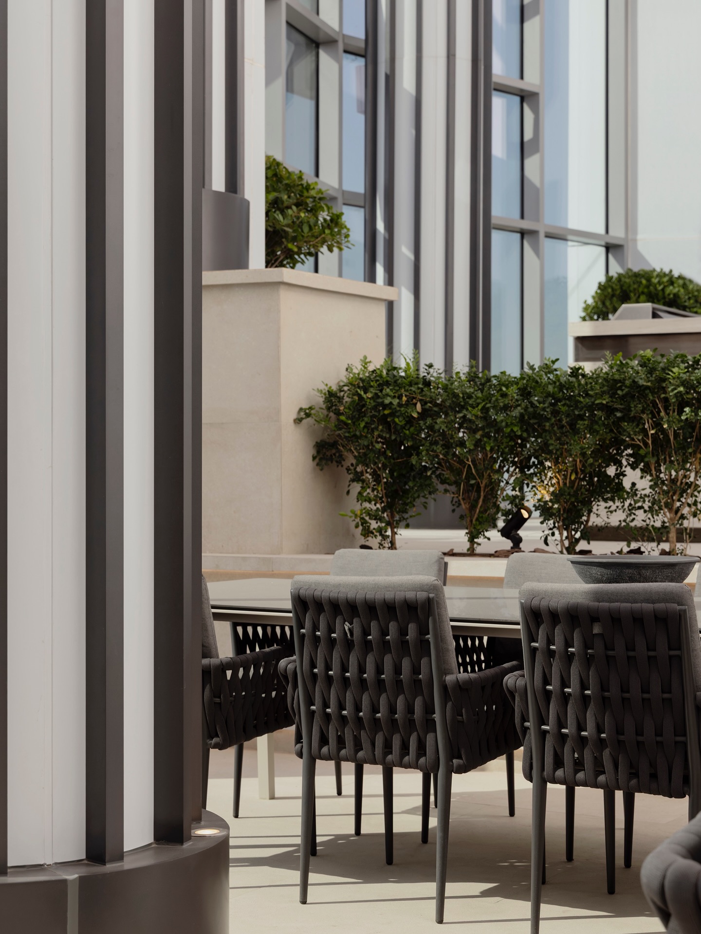 An elevated bar and lounge designed for relaxed, refined social moments above the city
Layered textures and curated seating create a polished yet inviting atmosphere
Photographer: @toozestudio
Developer: @livdevelopers