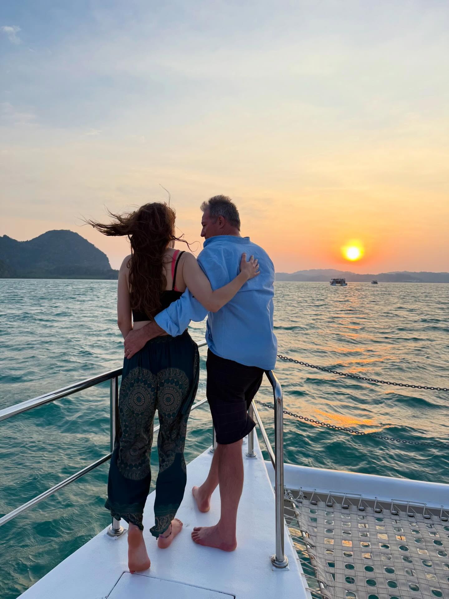 Dancing through life, surrounded by love. โจ๐๐ป๐บ๐ป
-
โต๏ธโ๐๐พ๐ถ๐ต๐ฎ๐ฎ 2โ
-
๐ต๐๐ ๐๐๐๐ ๐๐๐๐๐๐๐๐๐๐๐, ๐ ๐๐๐๐๐๐๐ ๐๐ ๐๐:
+60127697653
#ginaleisuremalaysia #langkawiisland #langkawi #langkawisunsetcruise