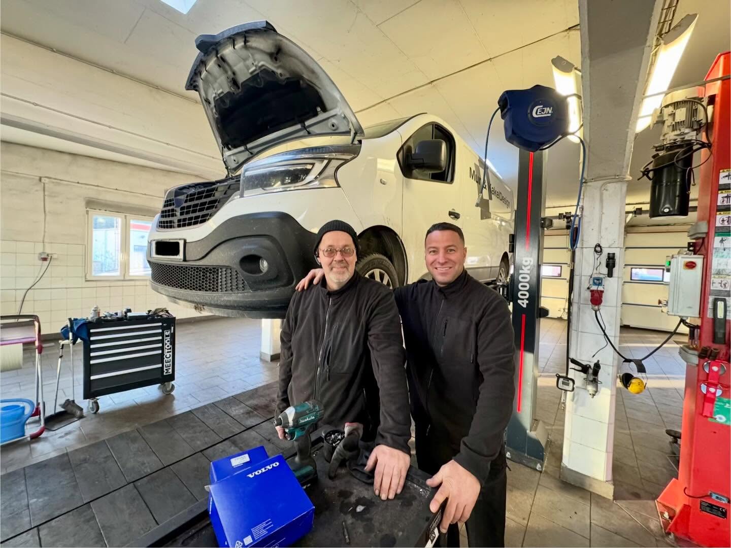 Svårt att hitta en bättre och mer kompetent arbetskollega! Tacksam att få jobba tillsammans –
Du är grym! 👏✨
Magnus Gynnstam! #verdex 🚙 🛞
Vi önskar er alla härlig 🐣 ledighet ☀️ & hoppas dagarna fylls med vila och glädje.
#trelleborg #verdex #verkstad #car